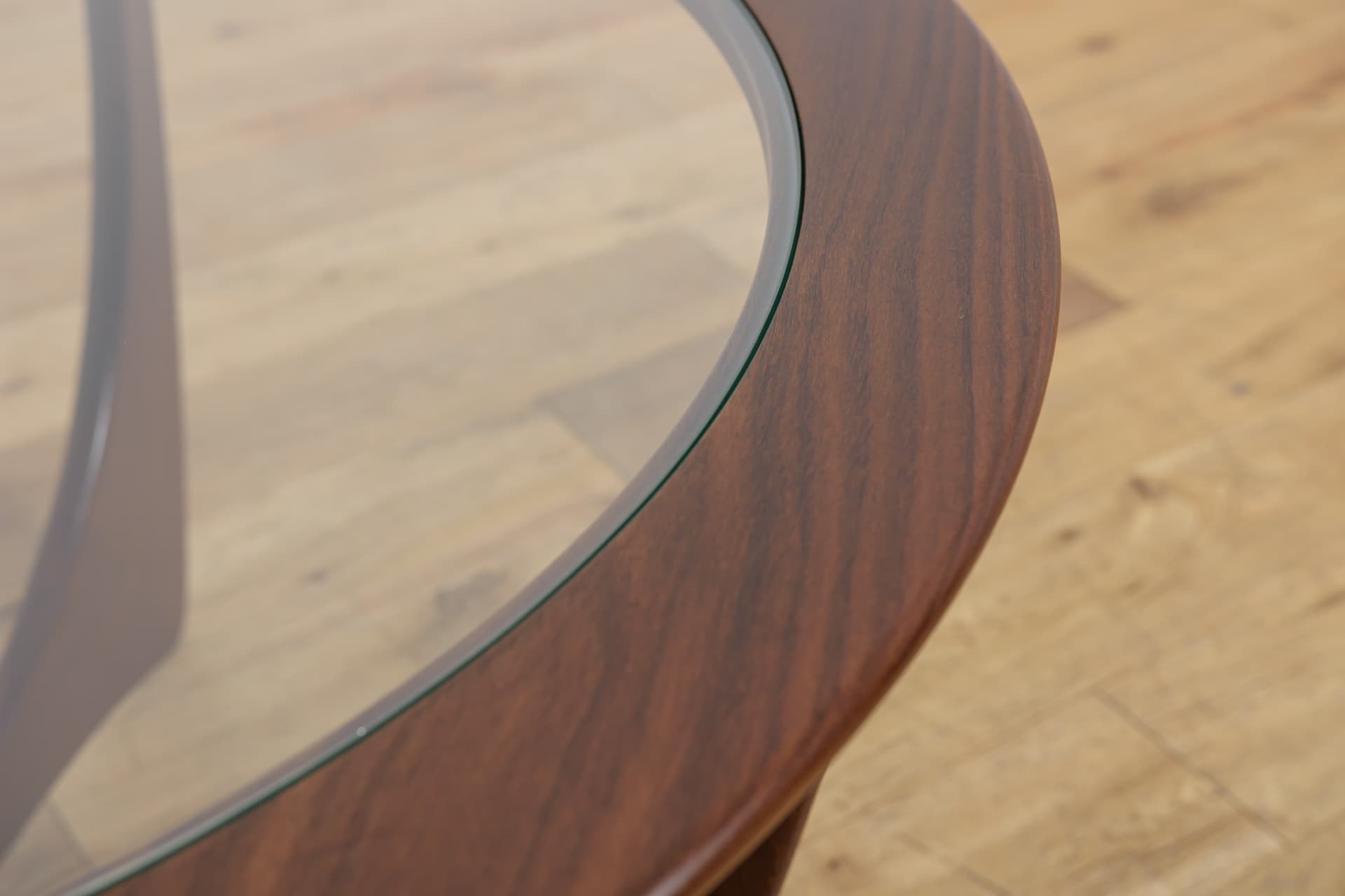 Coffee table Astro, brown teak, transparent glass, by V. Wilkins, G-Plan, United Kingdom, 1960s. - 355587