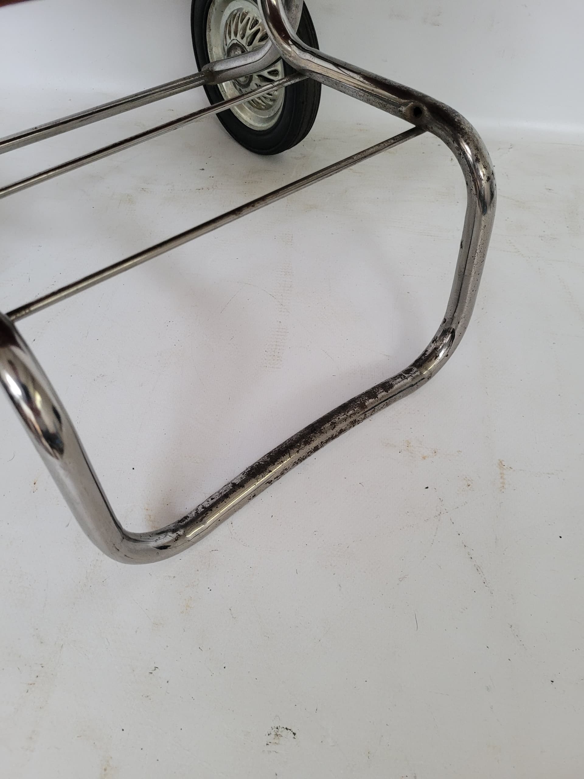 Torba na kółkach PRL, skaj brązowy, metal niklowany, Polska, lata 70. - 355878