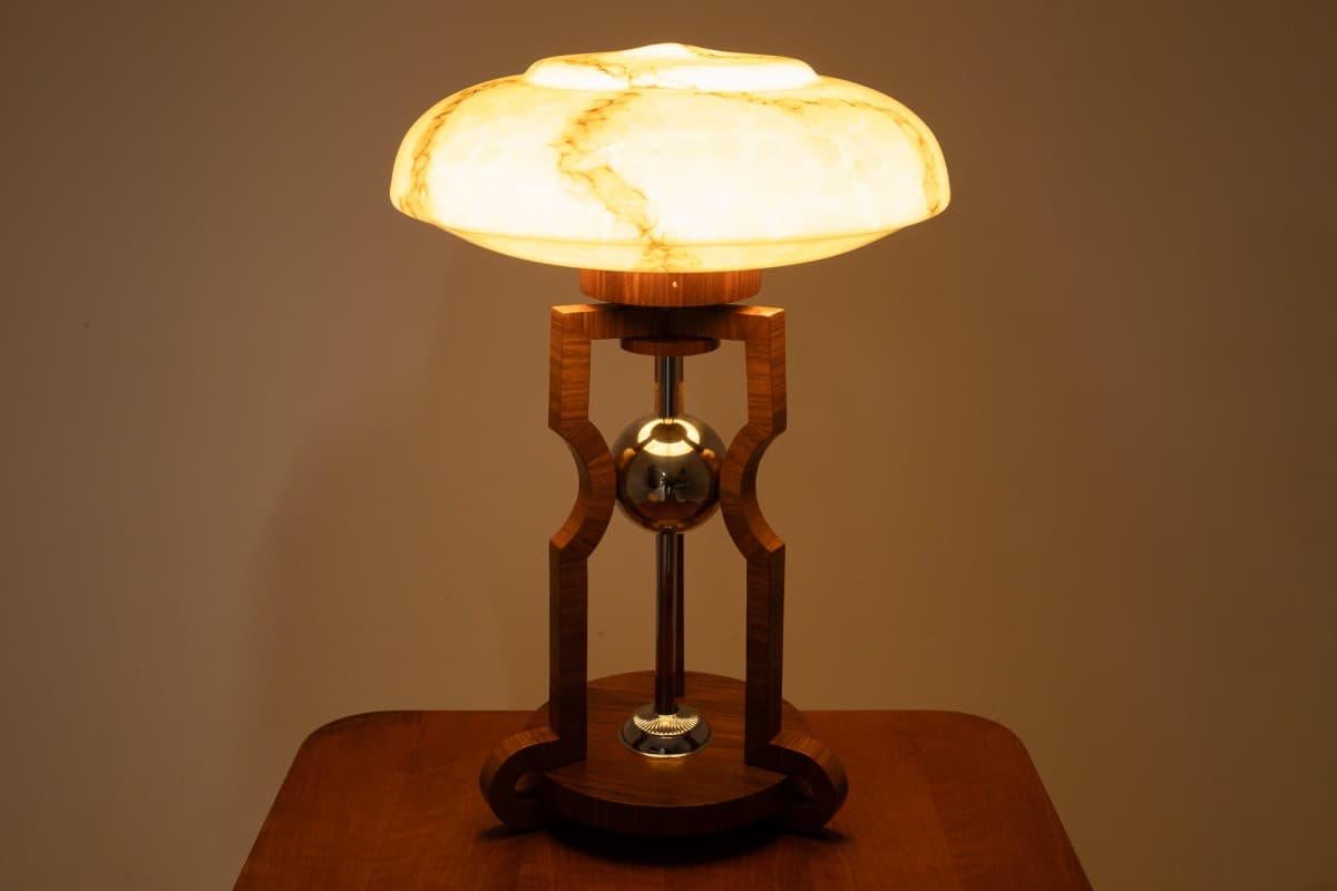 Lampa stołowa Art Deco, orzech brązowy, stal srebrna, Polska, lata 50. - 355969