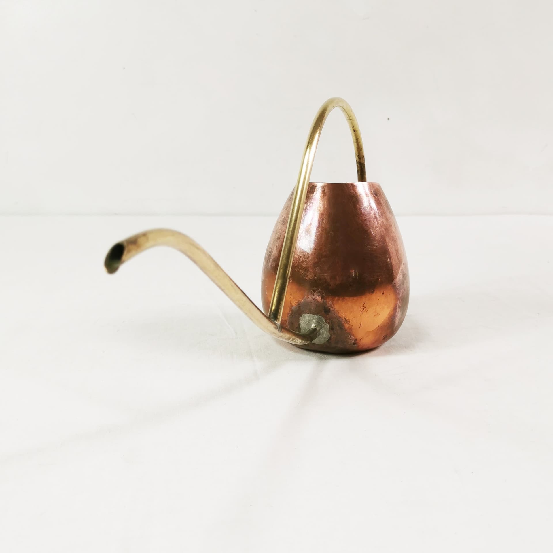 Konewka Mid Century, miedź brązowa, mosiądz złoty, Dania, lata 60. - 356078