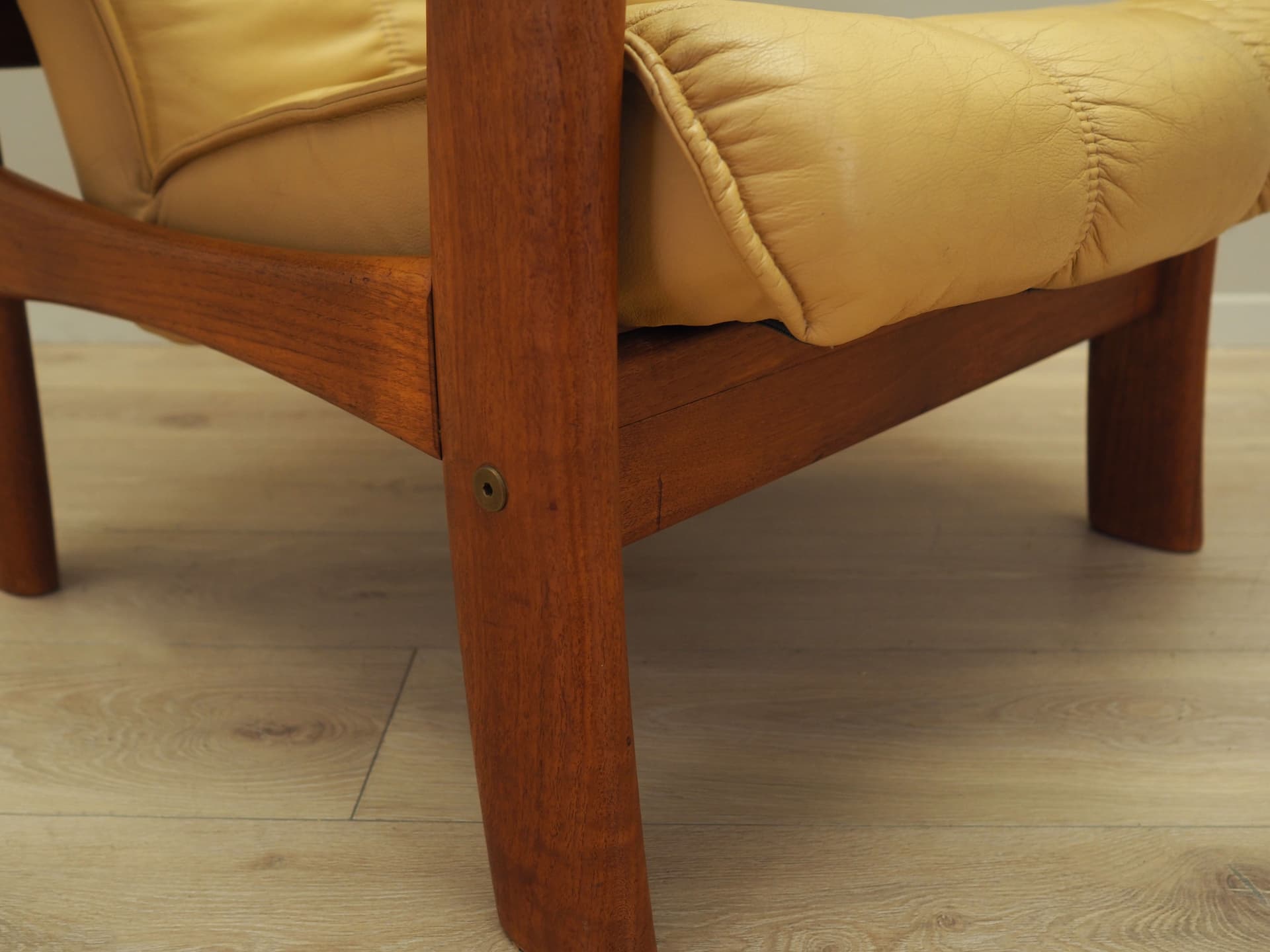 Fotel, skóra żółta, teak, Dania, lata 60. - 66238