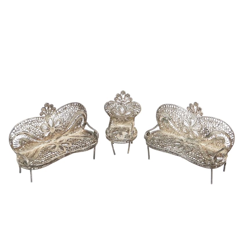 Komplet miniaturowych mebli salonowych, Ludwik Filip, srebro, filigran, Polska, początek XX w.