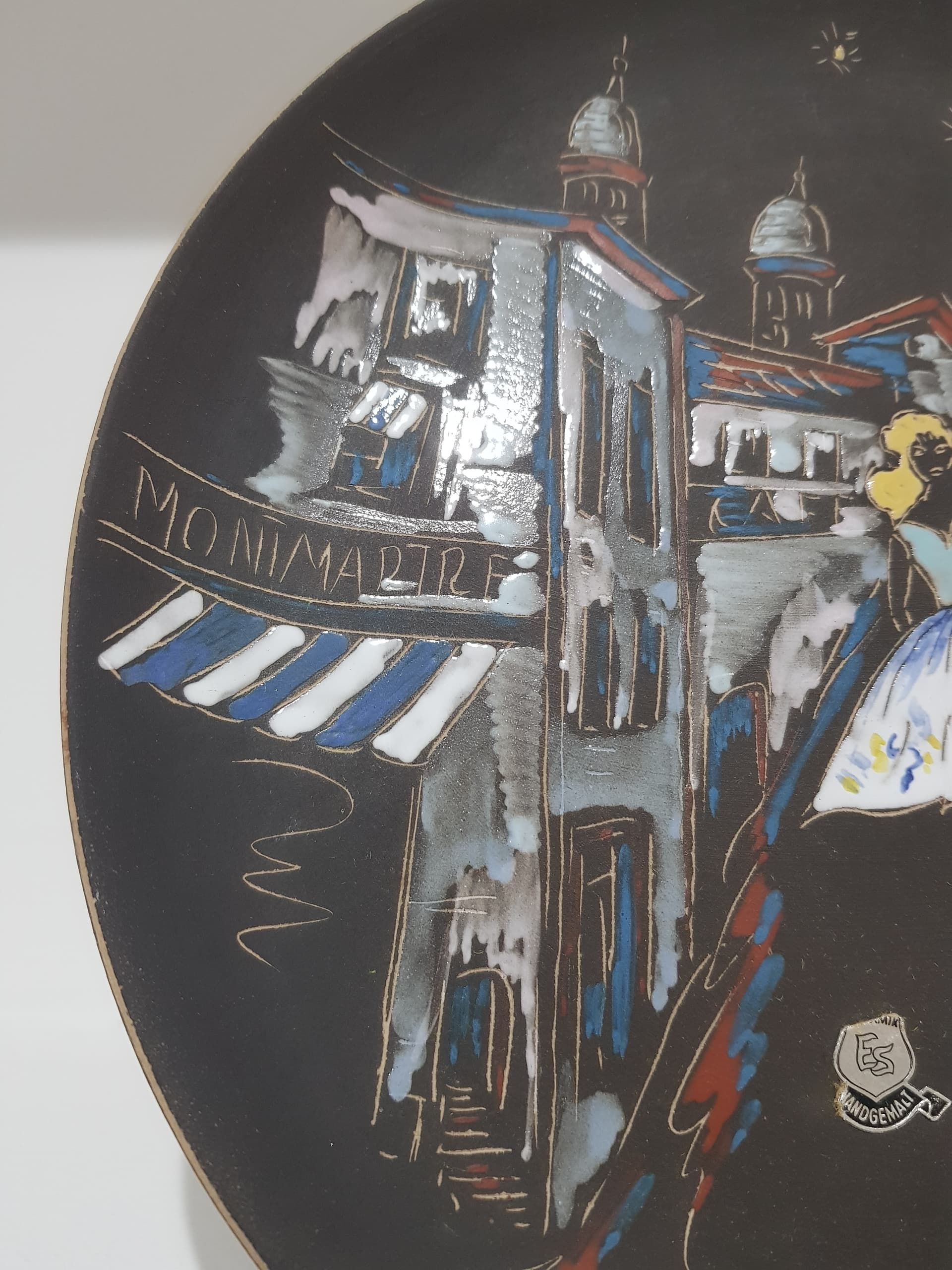 Wall Plate Montmartre, black, enamelled ceramics, France, 1970s - 356615