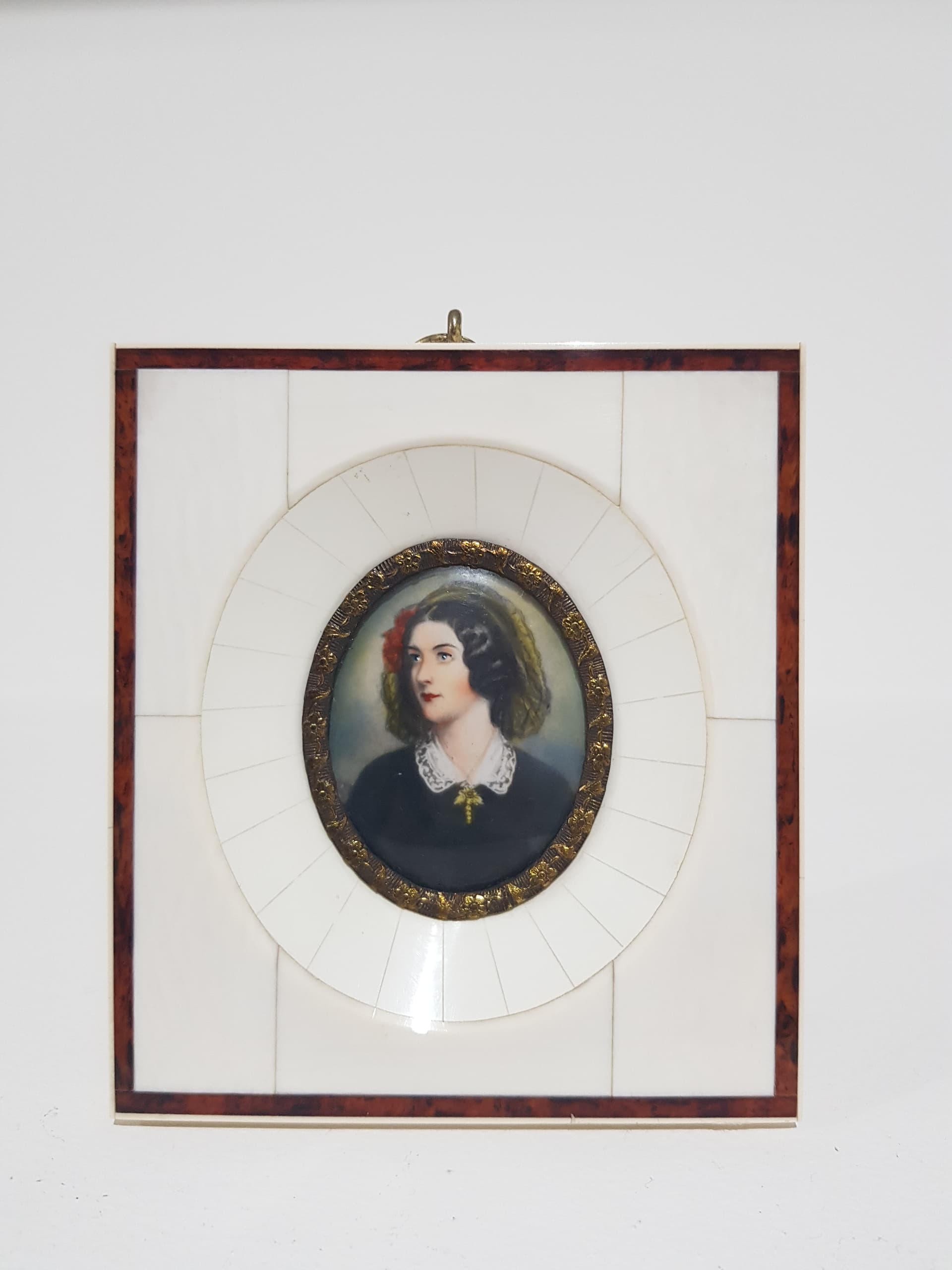 Miniatura portretowa Lola Montez, masa perłowa brąz, Francja, początek XX w. - 356850