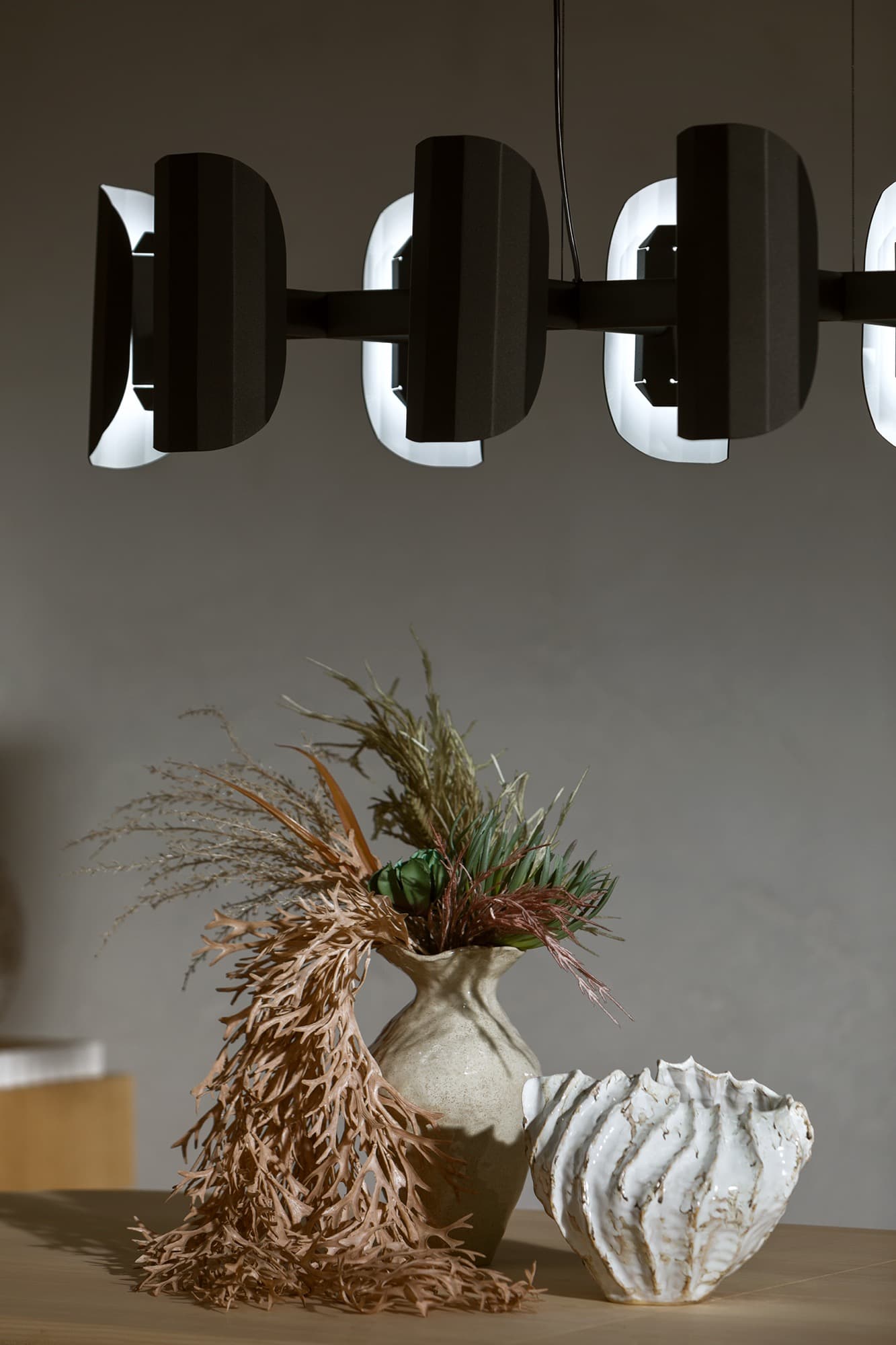 Żyrandol APOLIN czarny i biały, Kaspa x Grynasz Studio - 6395