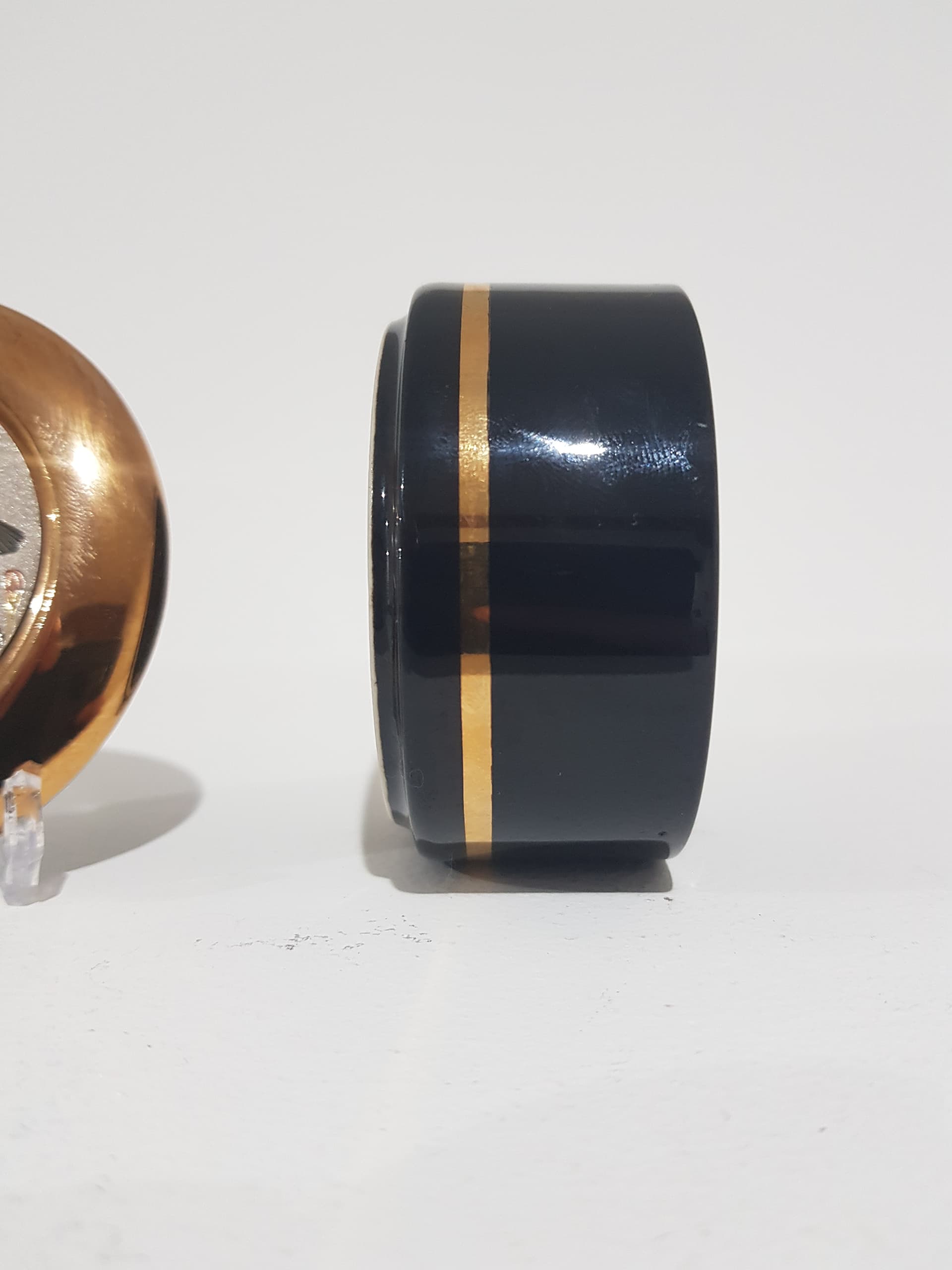 Puzderko Chokin, czarny, metal złocony, Japonia, lata 50. - 357074