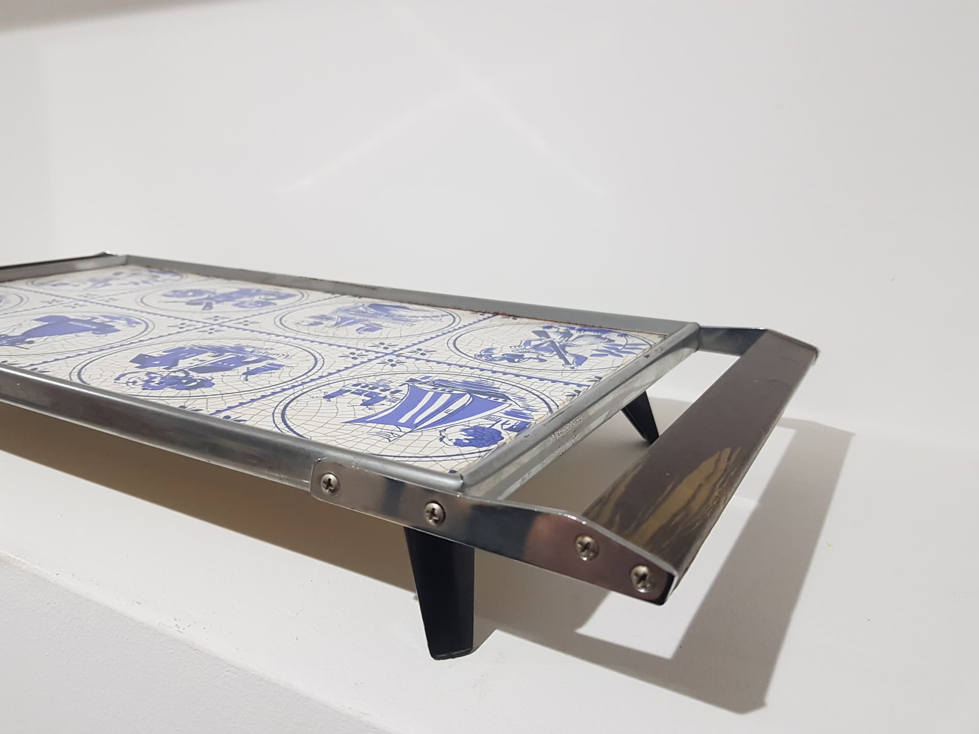 Heated tray, blue white ceramics, brown rosewood, black metal, Germany, 1970s. - 357155