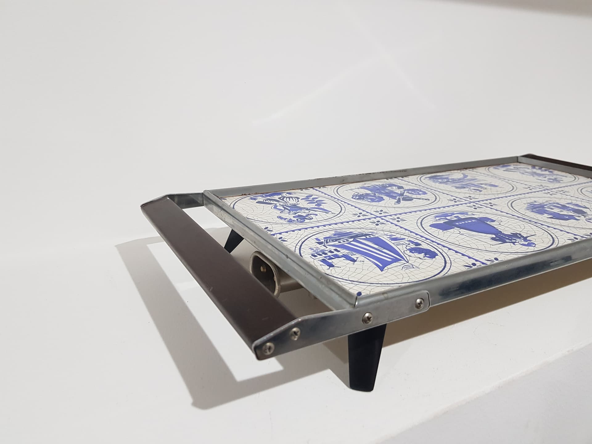 Heated tray, blue white ceramics, brown rosewood, black metal, Germany, 1970s. - 357150
