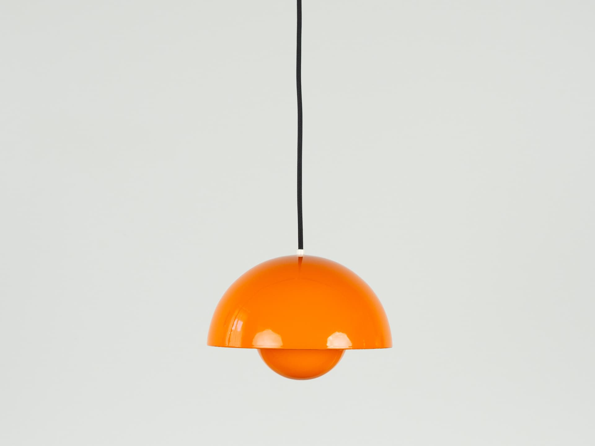 Para lamp wiszących Flowerpot, pomarańczowy, emalia, proj. V. Panton, Louis Poulsen, Dania, lata 60. - 357938