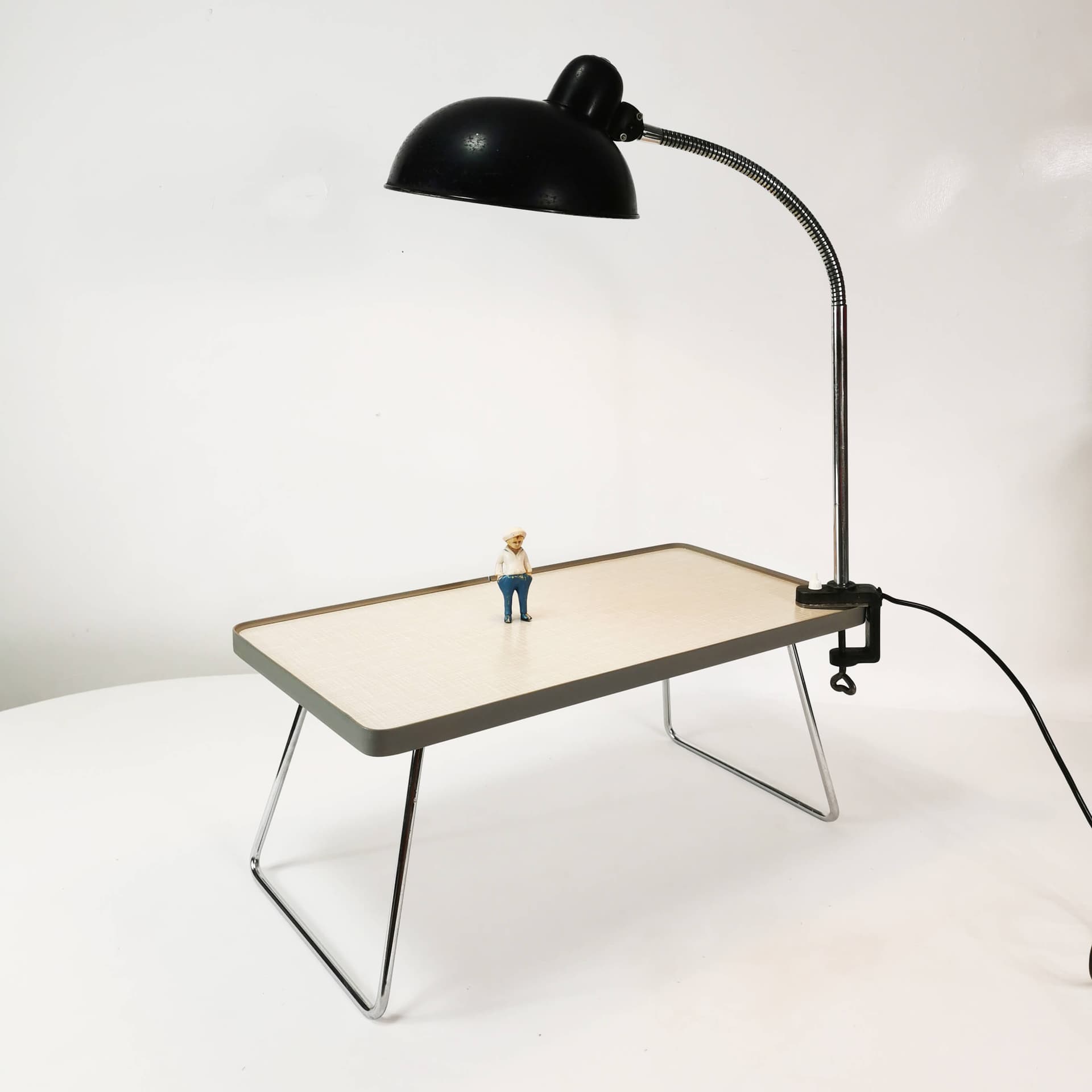 Lampa biurkowa Bauhaus, metal czarny, chrom srebrny, Helo, Niemcy, lata 50. - 357962