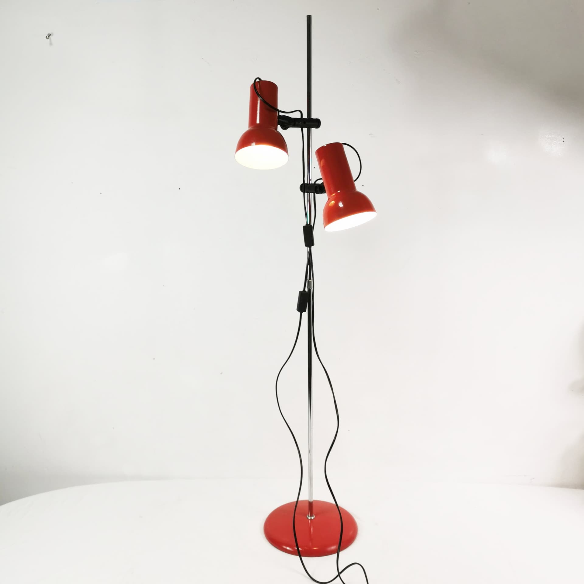 Floor lamp, red, metal, Horn Belysning, Denmark, 1960s. - 358187