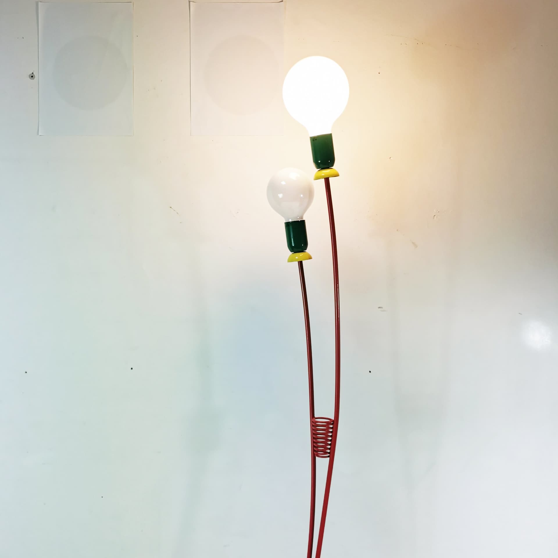 Lampa podłogowa Memphis, metal czerwony zielony żółty, Esto, Austria, lata 80. - 358196