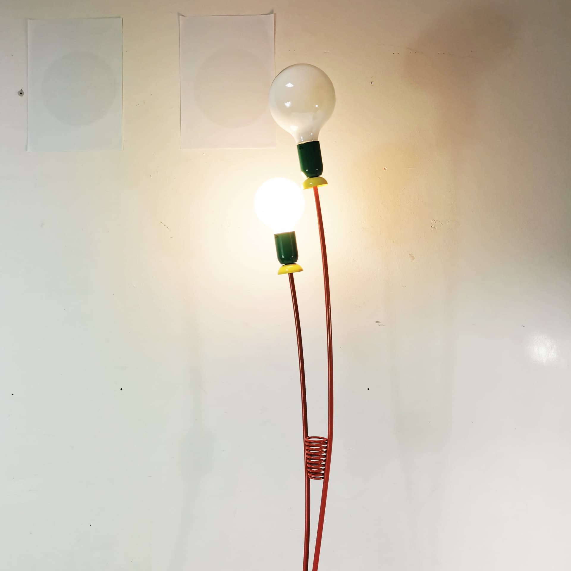 Lampa podłogowa Memphis, metal czerwony zielony żółty, Esto, Austria, lata 80. - 358199
