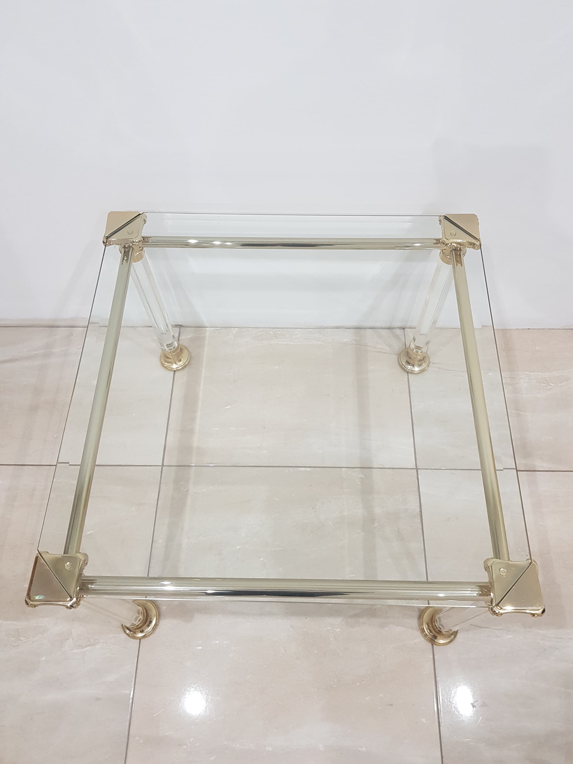 Coffee Table Hollywood Regency, gold-plated metal transparent acrylic glass, Italy, 1970s. - 358289