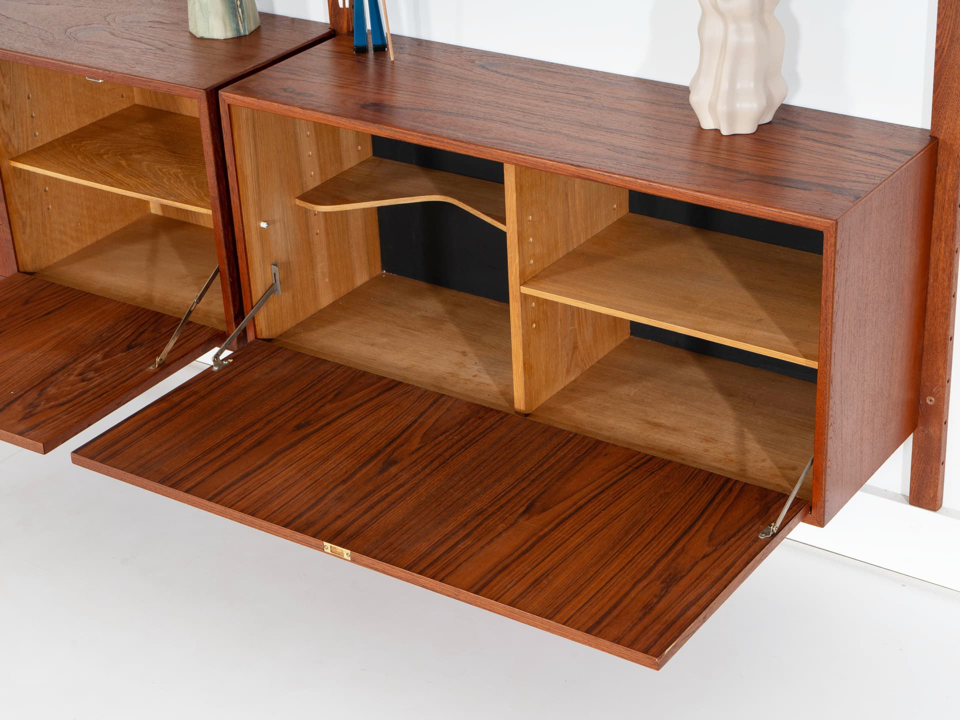 Regał systemowy, teak brązowy, proj. R. Thygesen & J. Sørensen, HG Furniture, Dania, lata 60. - 358333