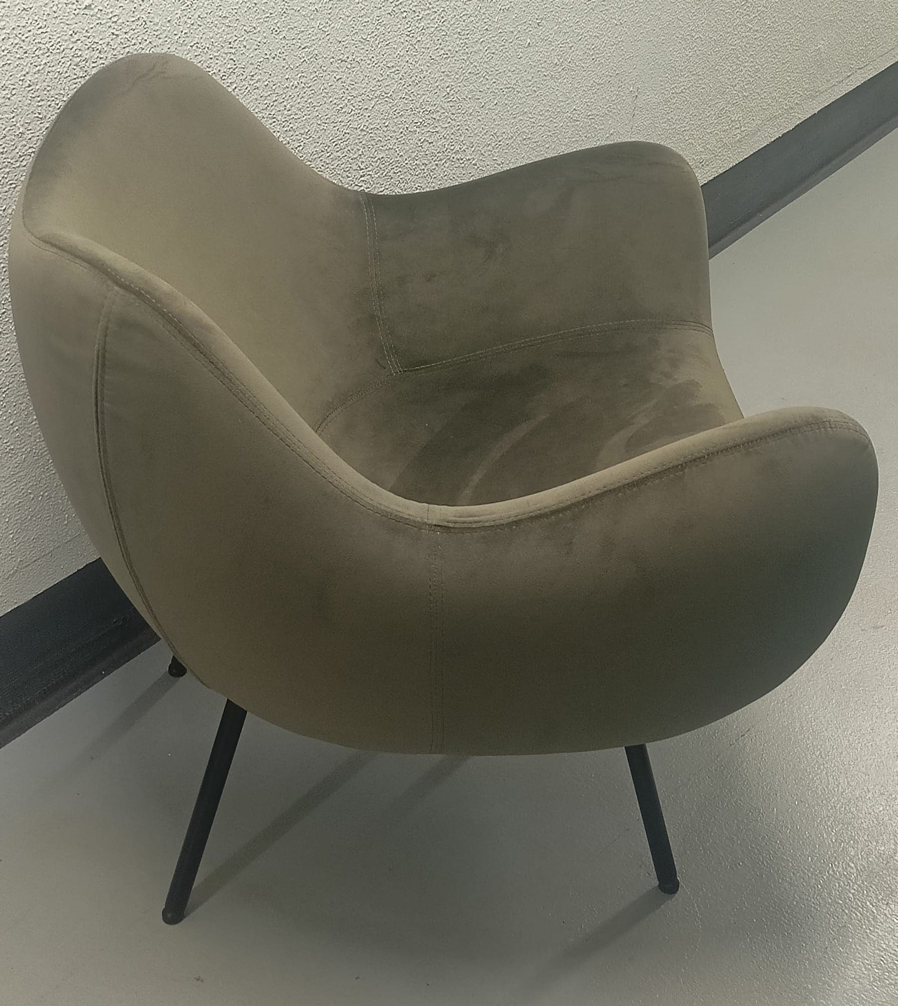 Armchair RM58 Soft Velvet (Henry Fr Moss 208), black legs - 3171