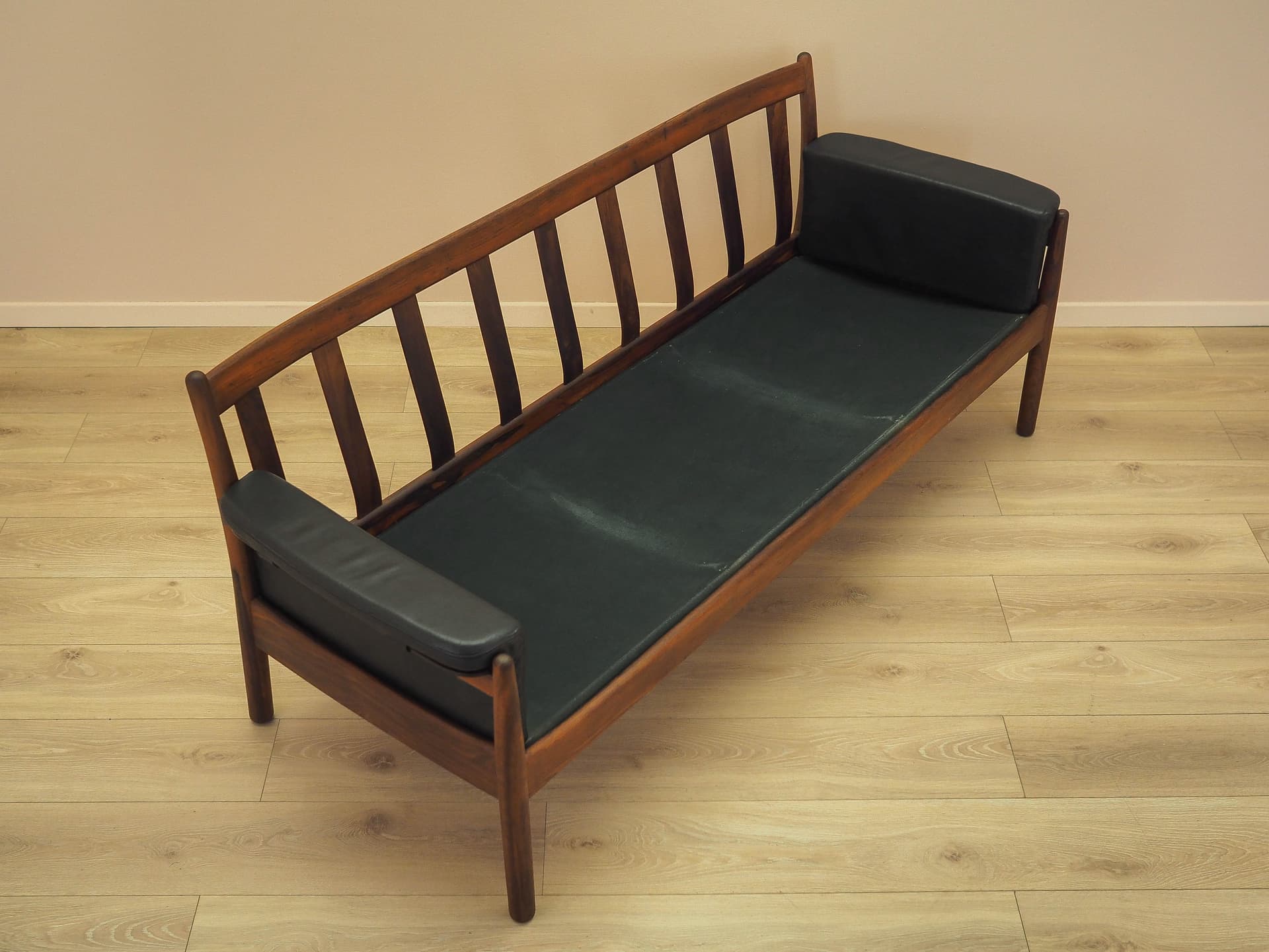 Sofa, palisander brązowy, skóra czarna, Szwecja, lata 60. - 358521