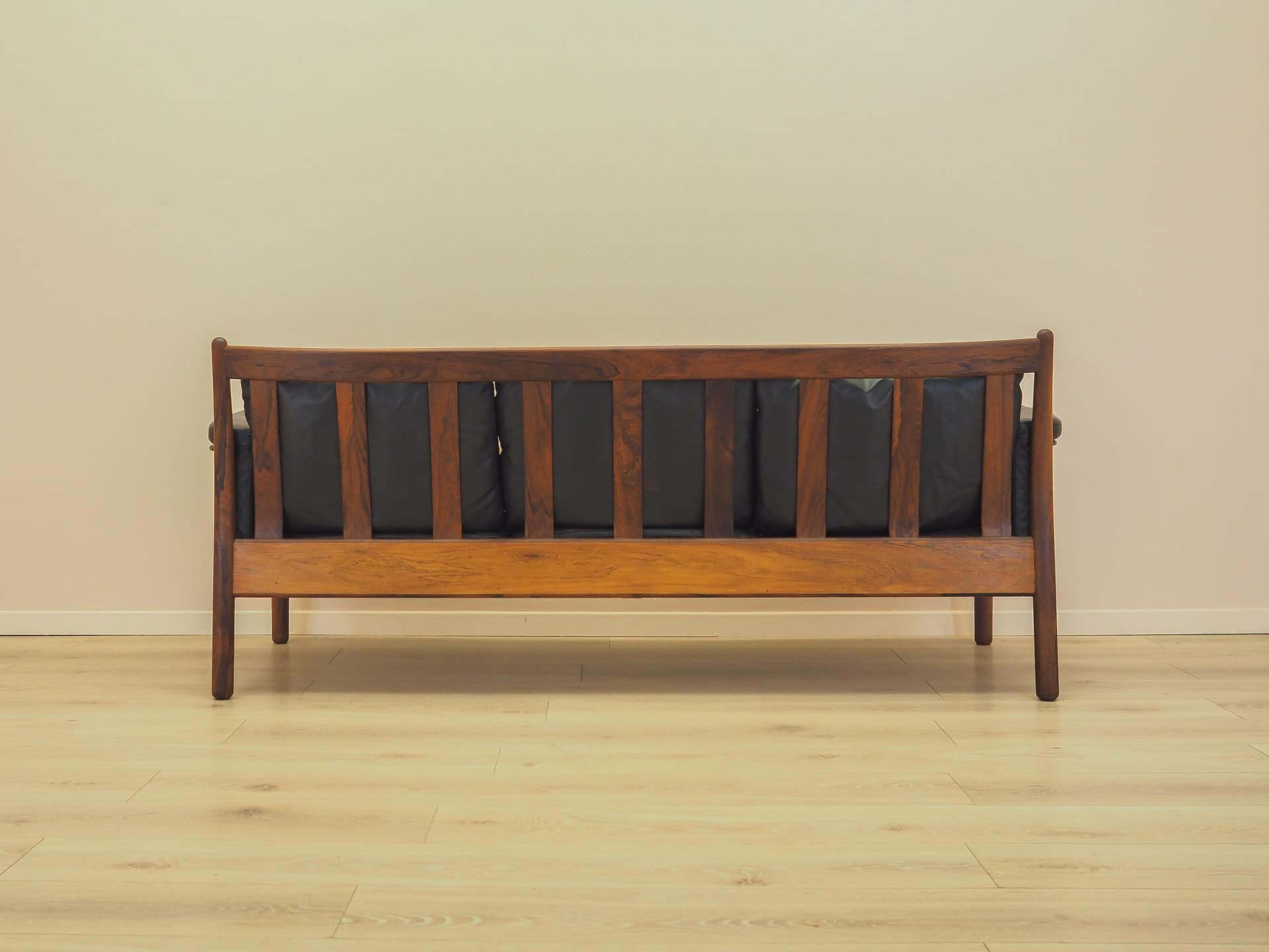 Sofa, palisander brązowy, skóra czarna, Szwecja, lata 60. - 358511