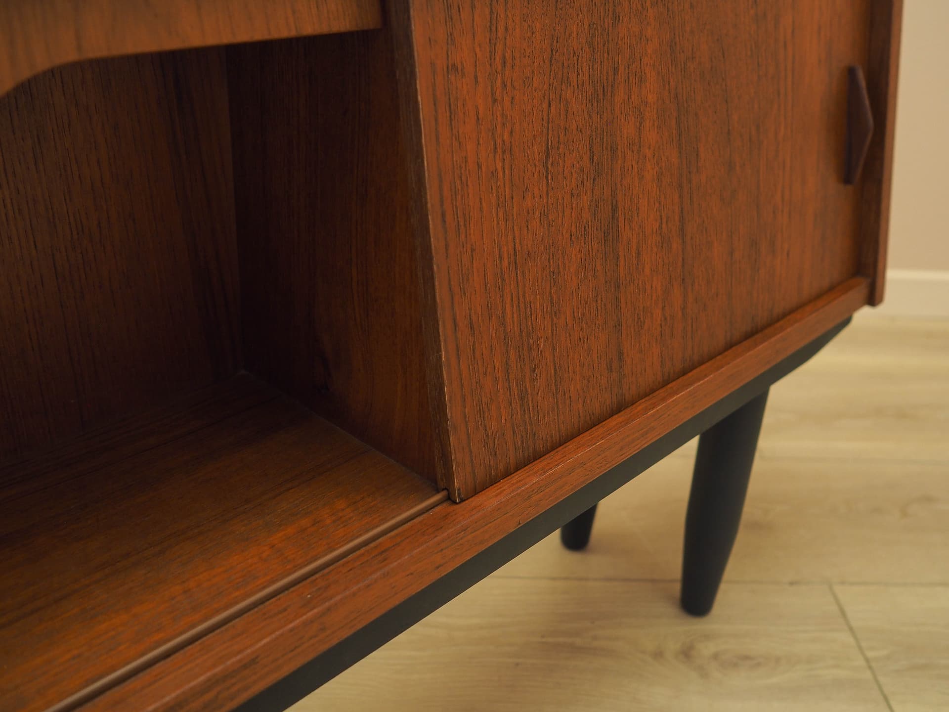 Sideboard, teak brązowy, nogi dębowe czarne, Dania, lata 60. - 358533