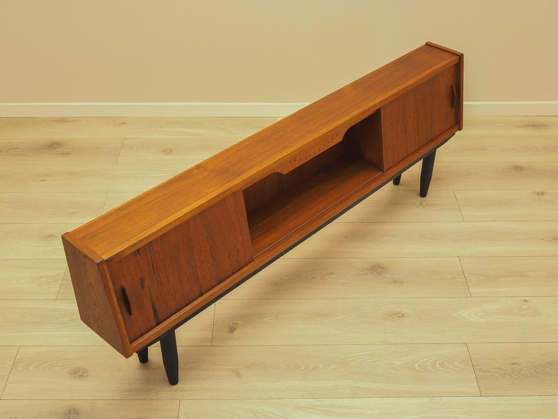 Sideboard, teak brązowy, nogi dębowe czarne, Dania, lata 60. - 358534