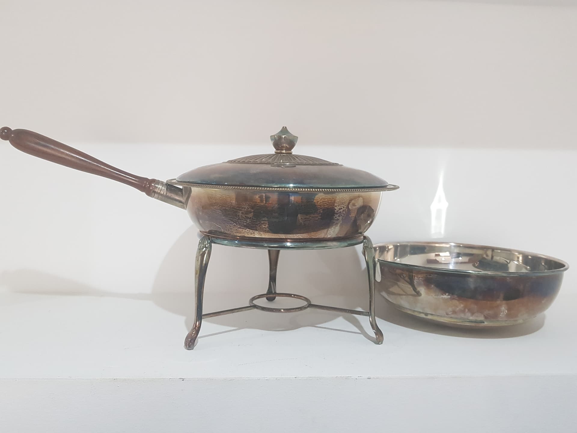 Food warmer, silver-plated metal, brown wood, France, 1950s - 358538
