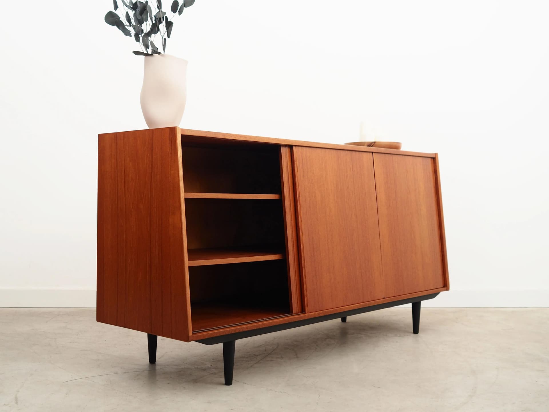 Sideboard, teak pomarańczowy, Dania, lata 70. - 26294
