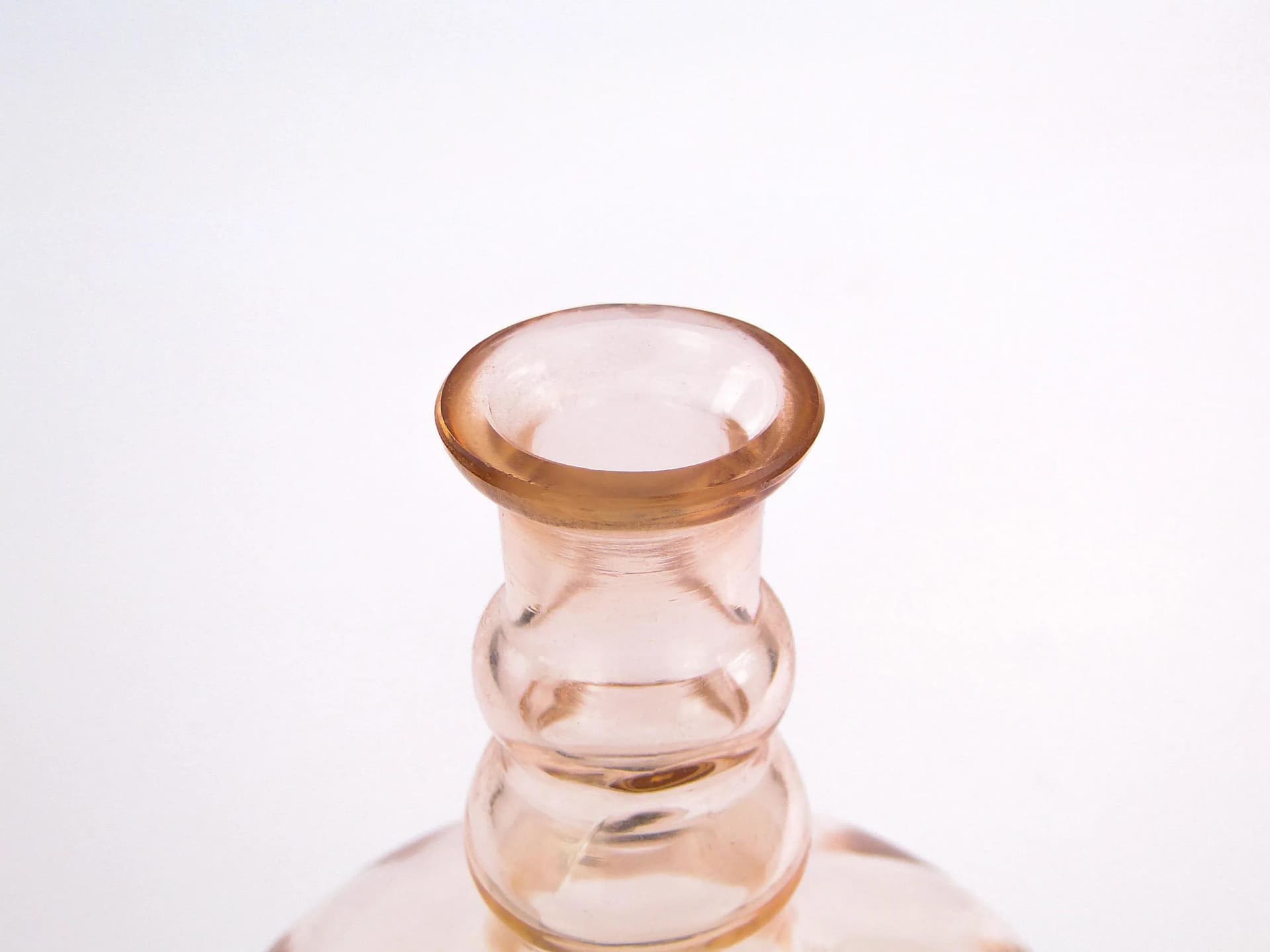 Karafka Art Deco, szkło rozalinowe czarne hialitowe, Zawiercie, Polska, lata 30. - 26526