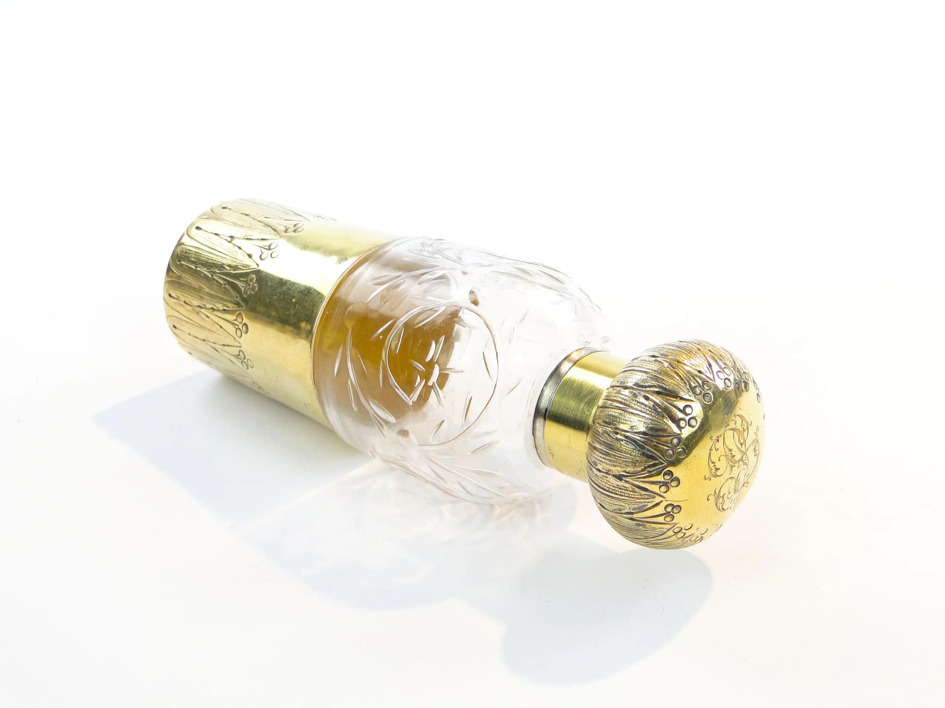 Art Nouveau Hip Flask, transparent crystal, gilt silver, France, early 20th c. - 358946