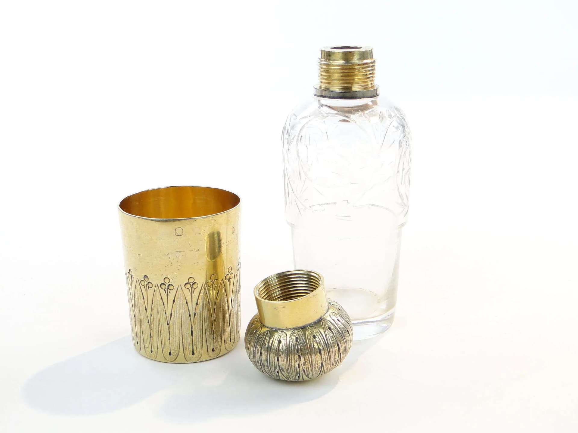 Art Nouveau Hip Flask, transparent crystal, gilt silver, France, early 20th c. - 358949
