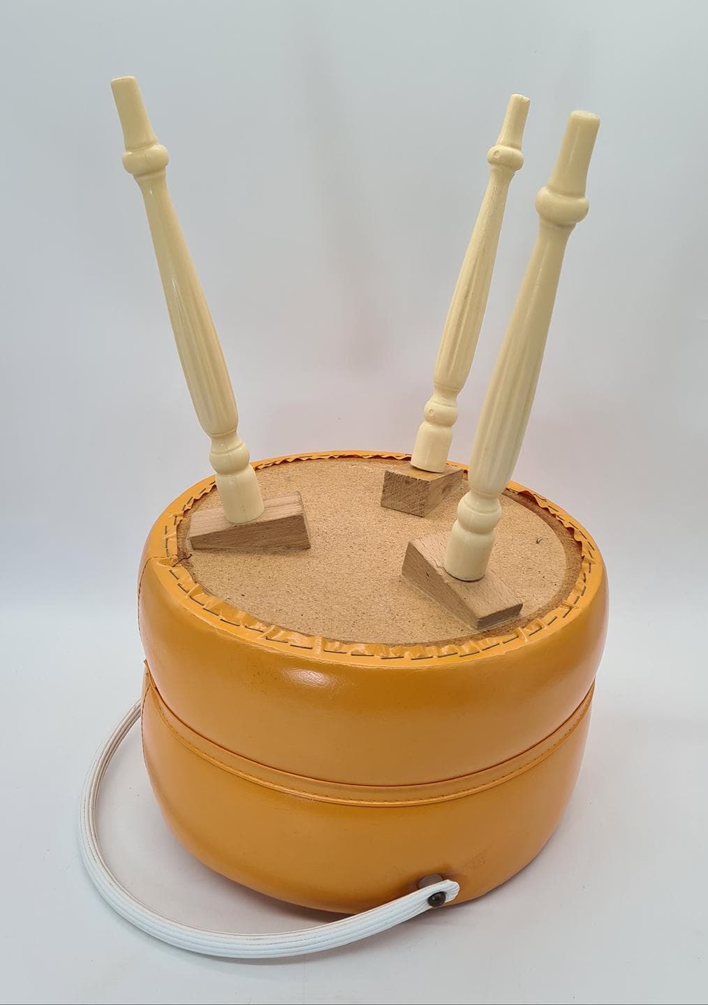 Sewing basket Mid-Century Modern, mustard vegan leather, cream wood, Western Europe, 1970s - 359043