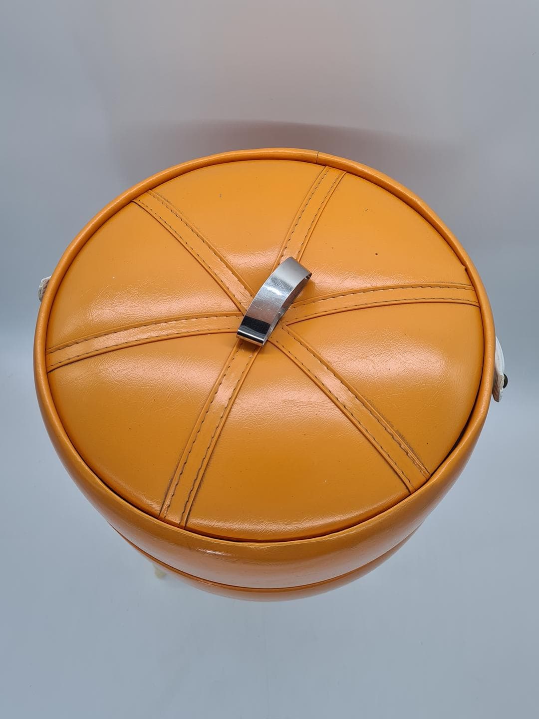 Sewing basket Mid-Century Modern, mustard vegan leather, cream wood, Western Europe, 1970s - 359047