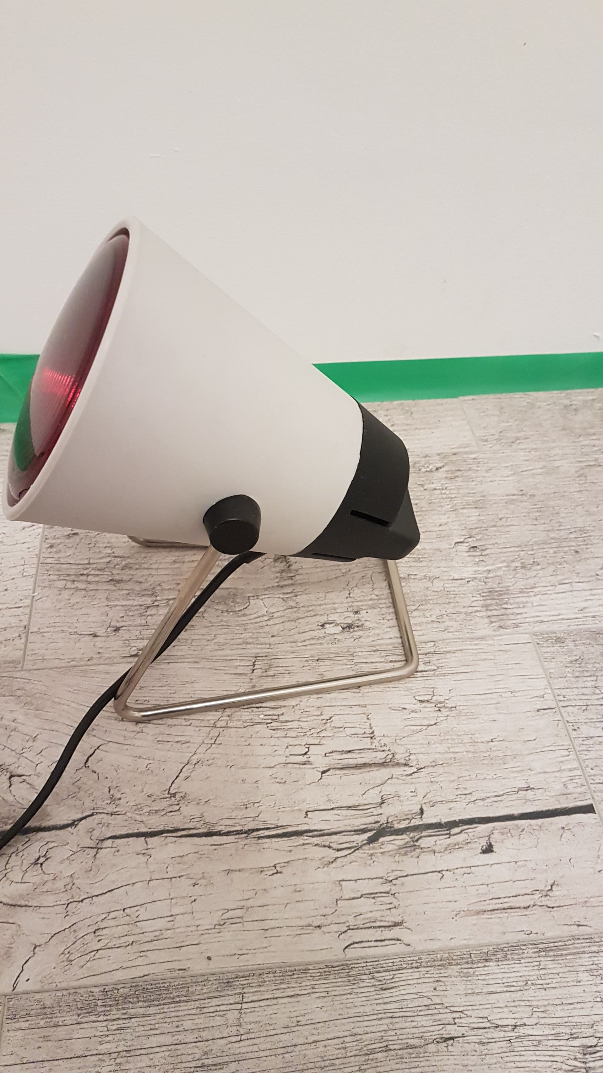 Lampa biurkowa Space Age, metal biały, stal chromowana, szkło czerwony, Niemcy, lata 60. - 359368