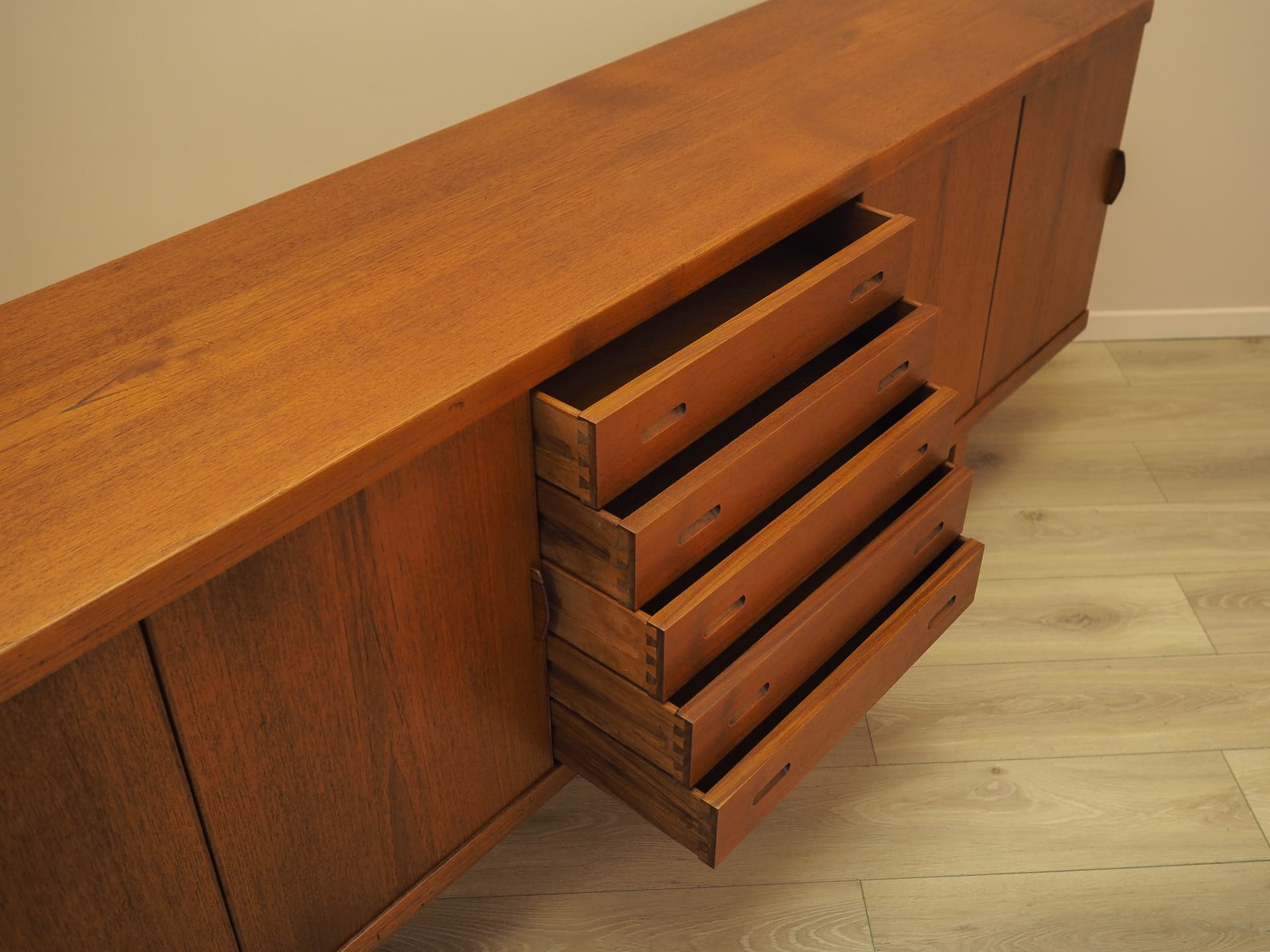 Sideboard, teak brązowy pomarańczowy, Dania, lata 60. - 359438