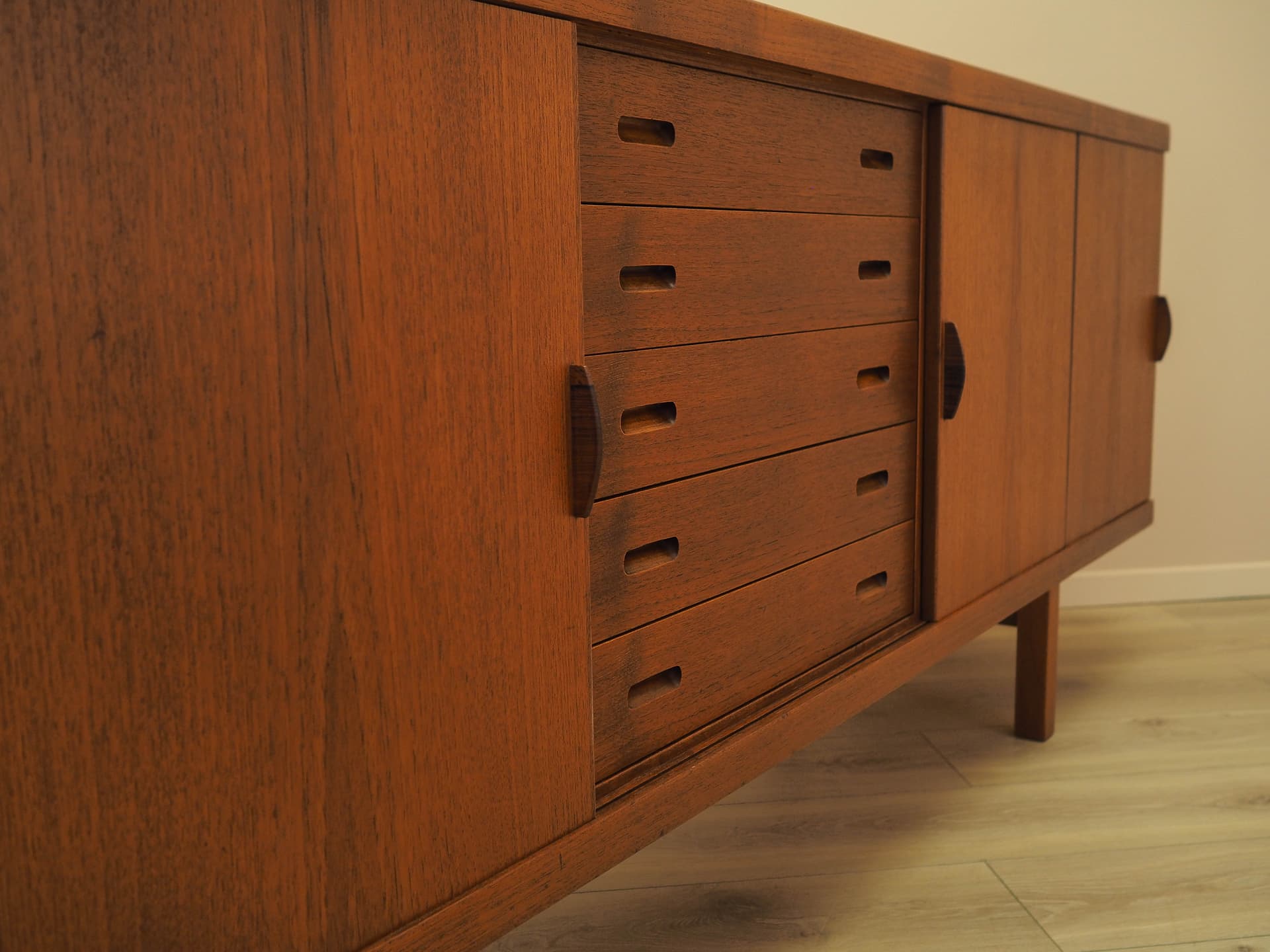 Sideboard, teak brązowy pomarańczowy, Dania, lata 60. - 359436