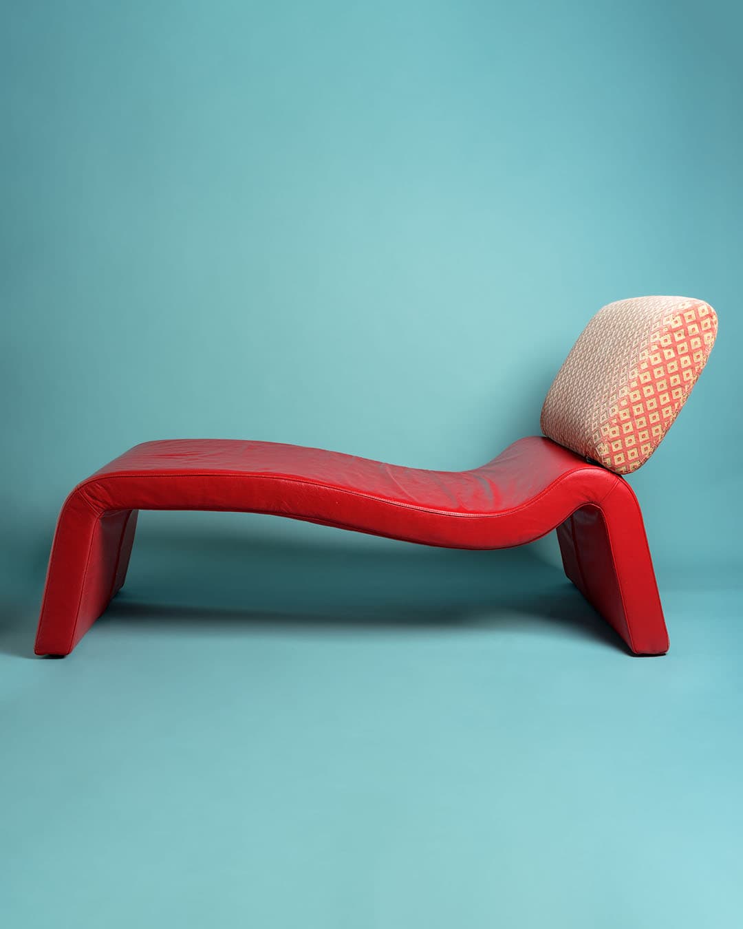 Chaise longue, red, genuine leather, COR, Germany, 1980s. - 359746
