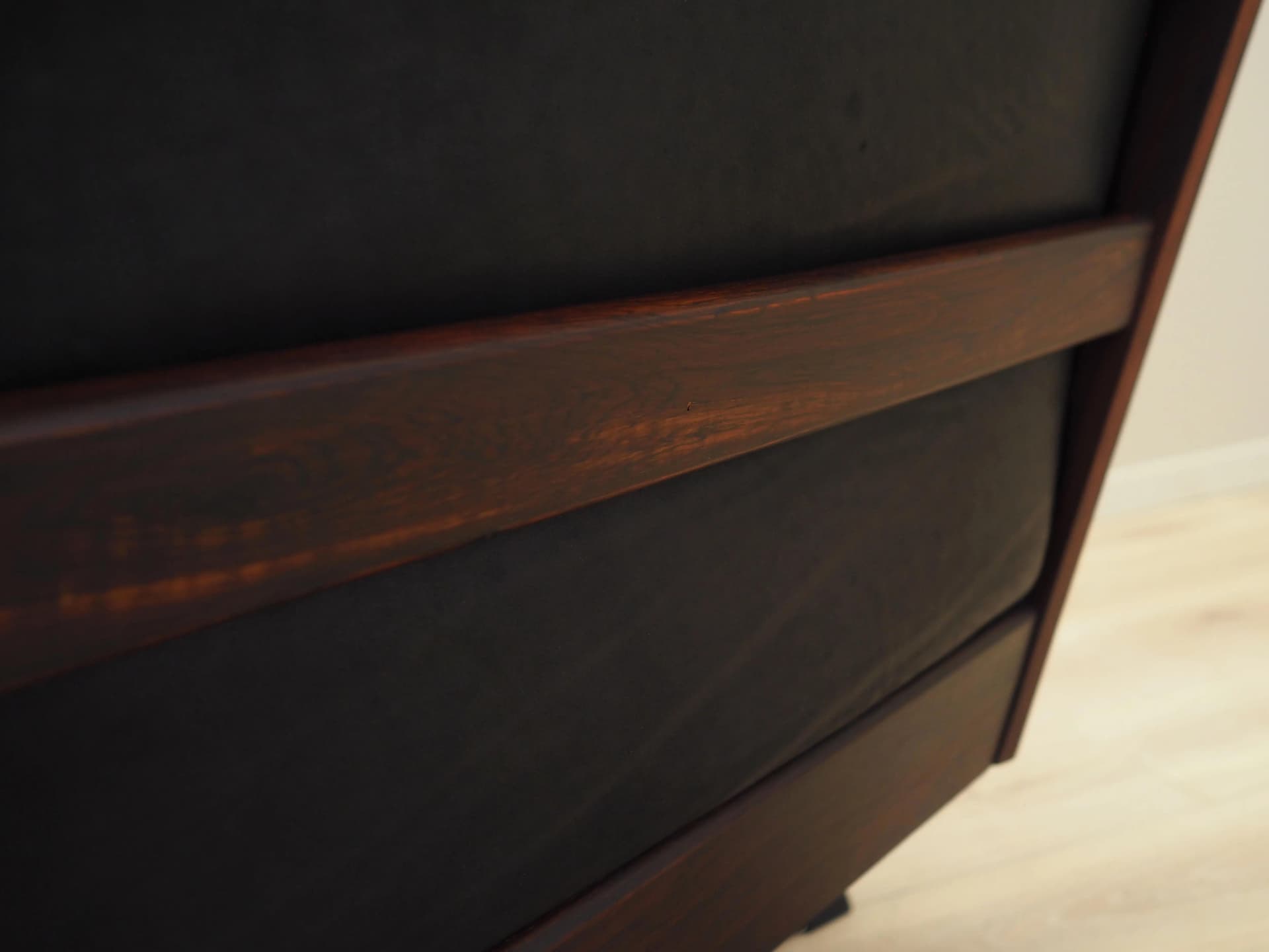 Fotel gabinetowy, skóra czarna, palisander, Dania, lata 70. - 26571