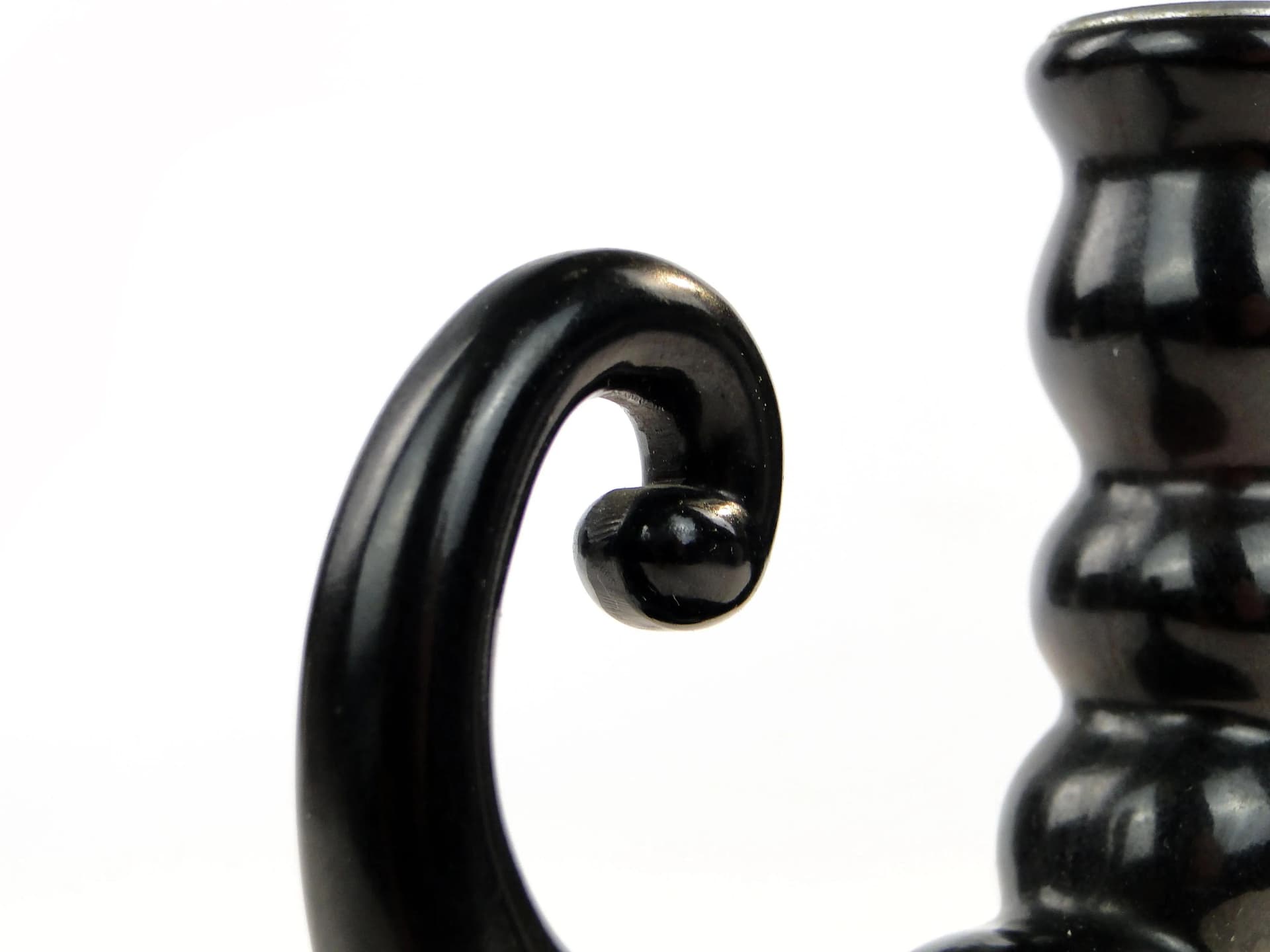 Kaganek Art Deco Skorpion, ebonit czarny, Anglia, lata 20. - 26473