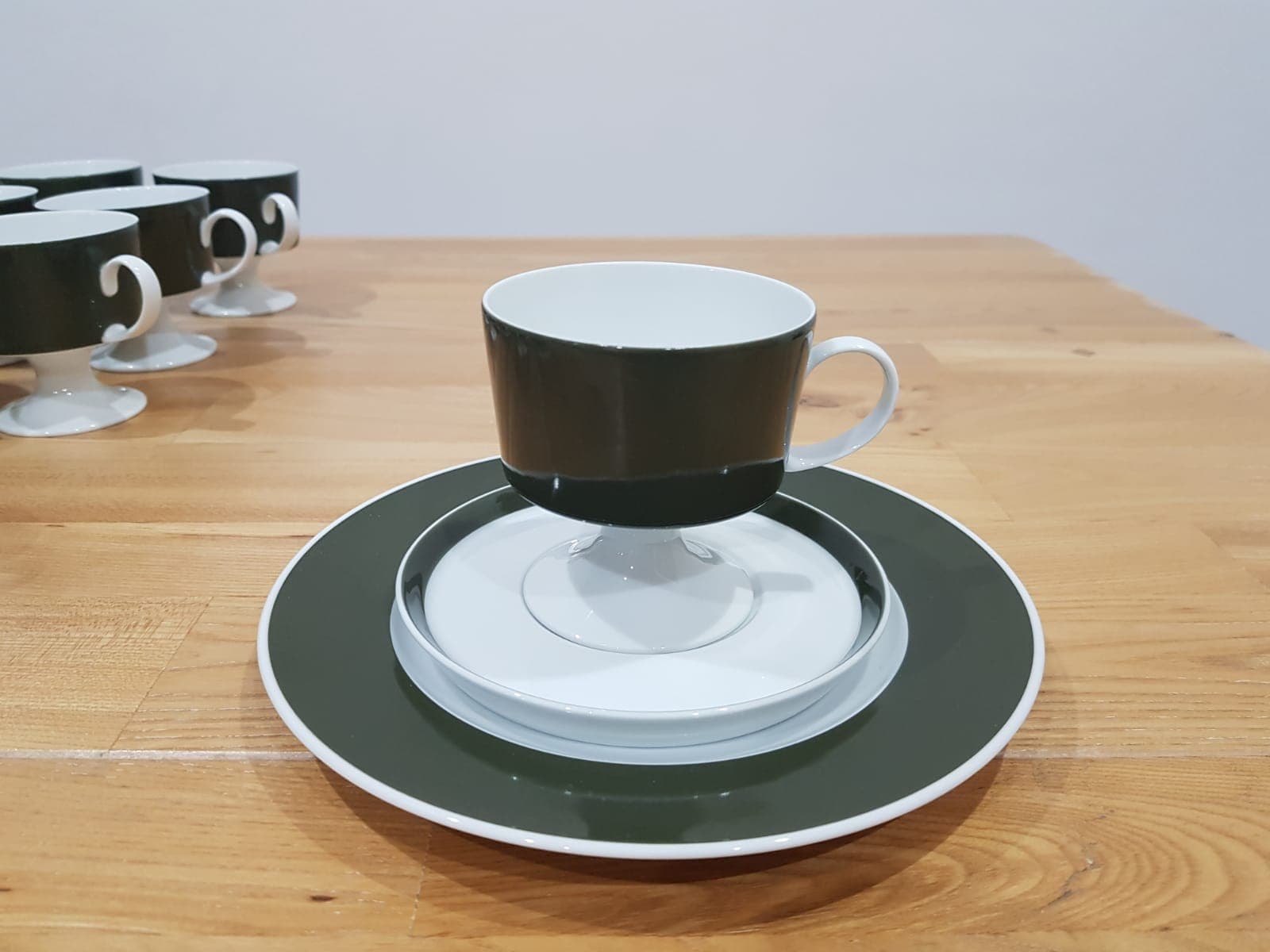Sześćdziesięciosiedmioczęściowy serwis obiadowo-kawowy Composition, zielony biały, porcelana, proj. T. Wirkkala, Niemcy, lata 70. - 360836