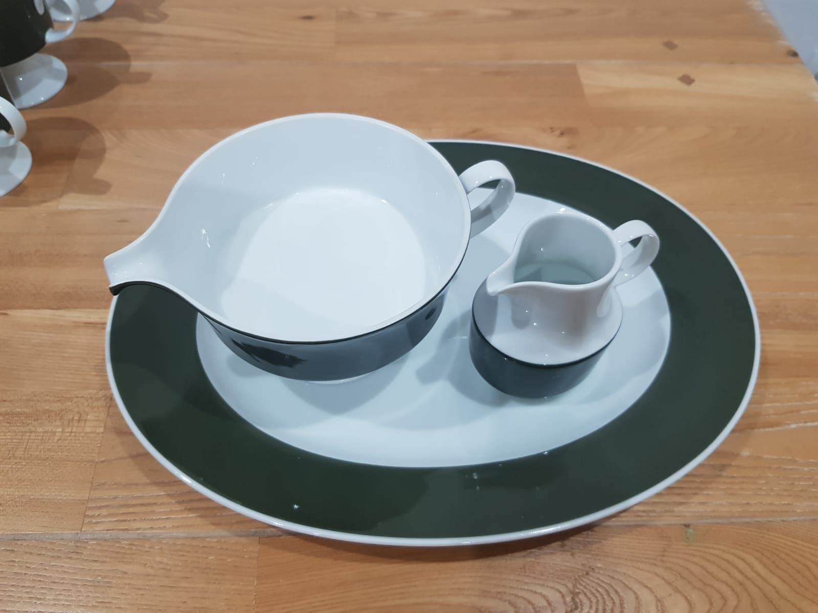 Sześćdziesięciosiedmioczęściowy serwis obiadowo-kawowy Composition, zielony biały, porcelana, proj. T. Wirkkala, Niemcy, lata 70. - 360828