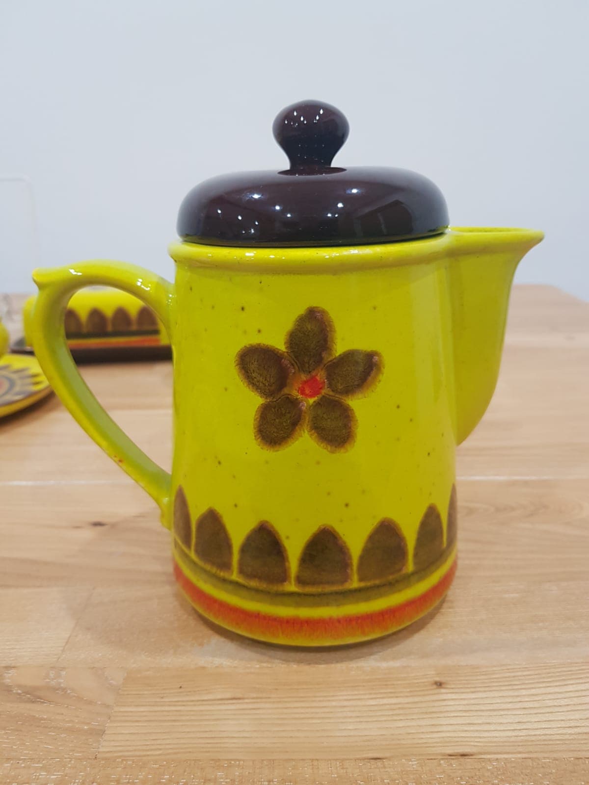Twenty-five piece dinnerware set, yellow brown orange ceramic, Zell am Harmersbach, Germany, 1980s. - 360862