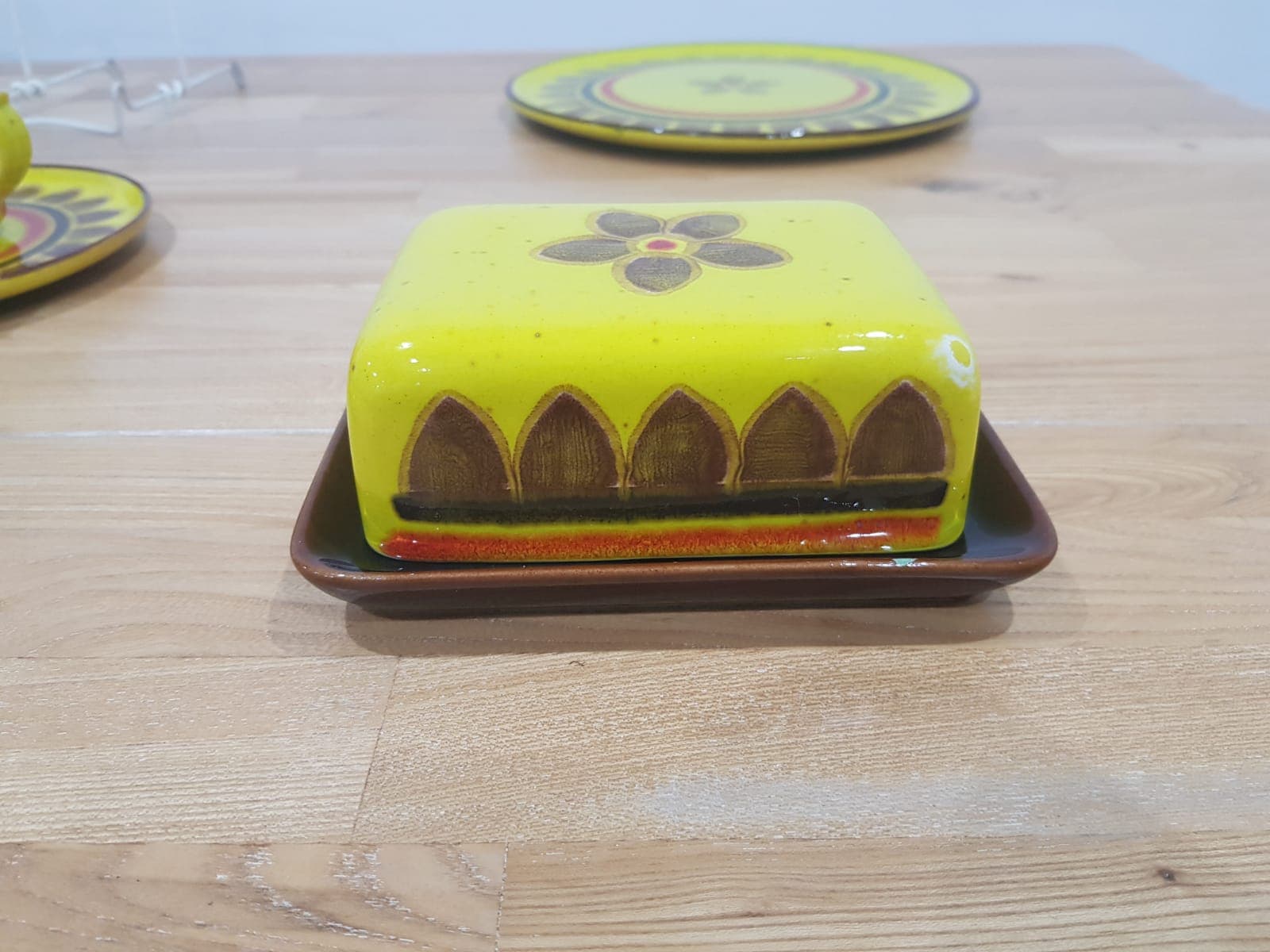Twenty-five piece dinnerware set, yellow brown orange ceramic, Zell am Harmersbach, Germany, 1980s. - 360870