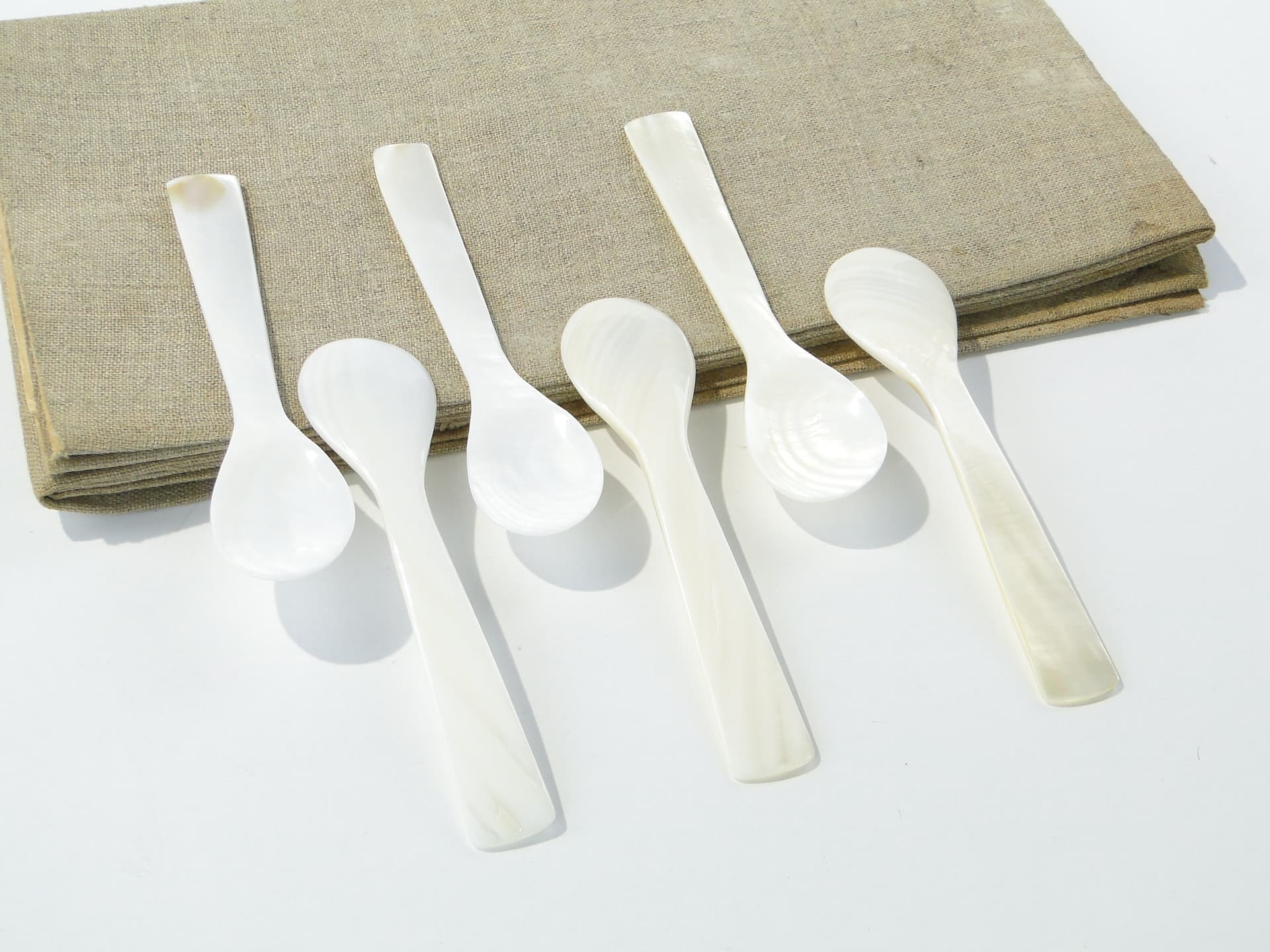 Set of caviar spoons, white, mother-of-pearl, Southeast Asia, 19th century - 361041