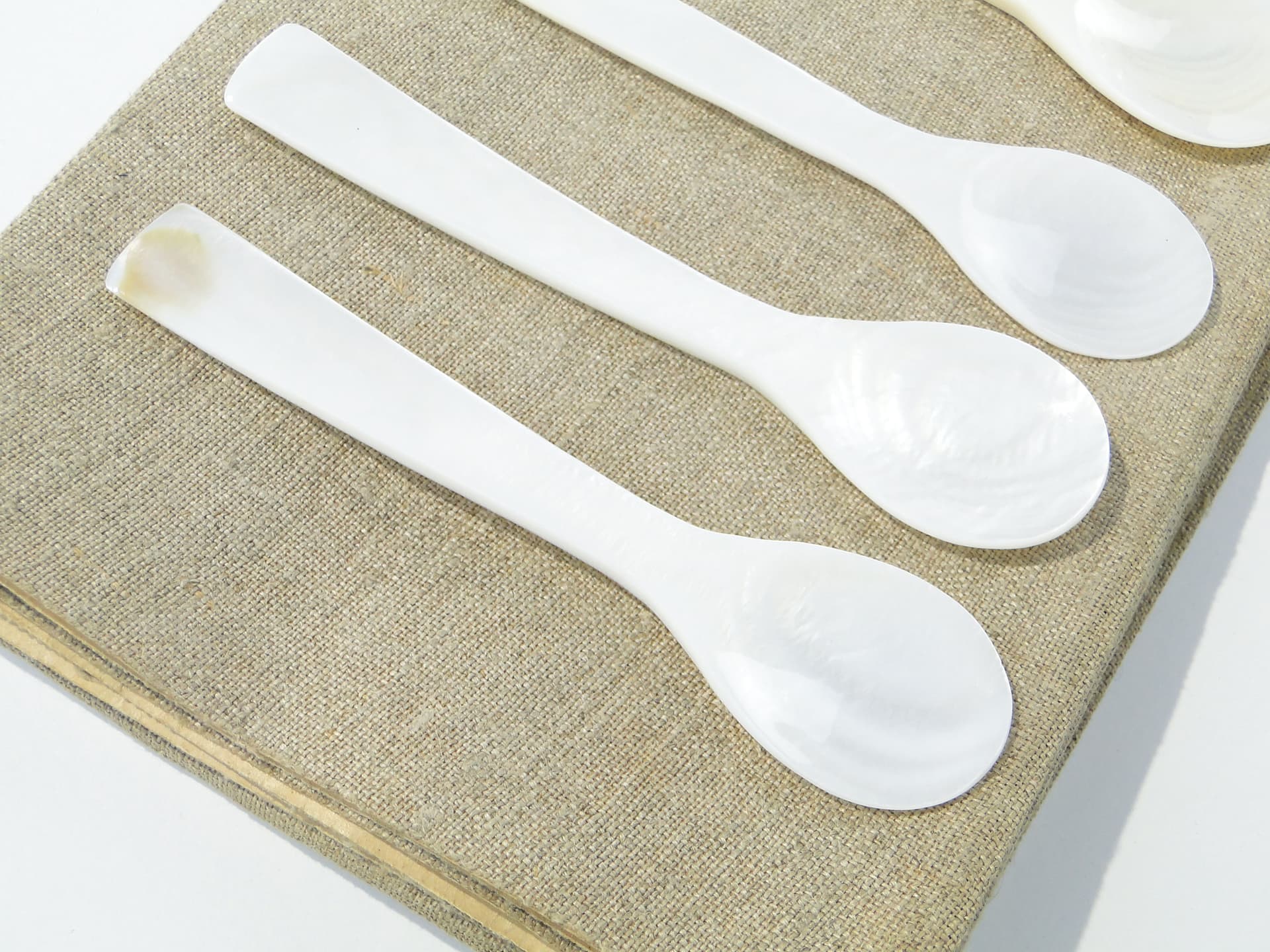 Set of caviar spoons, white, mother-of-pearl, Southeast Asia, 19th century - 361038