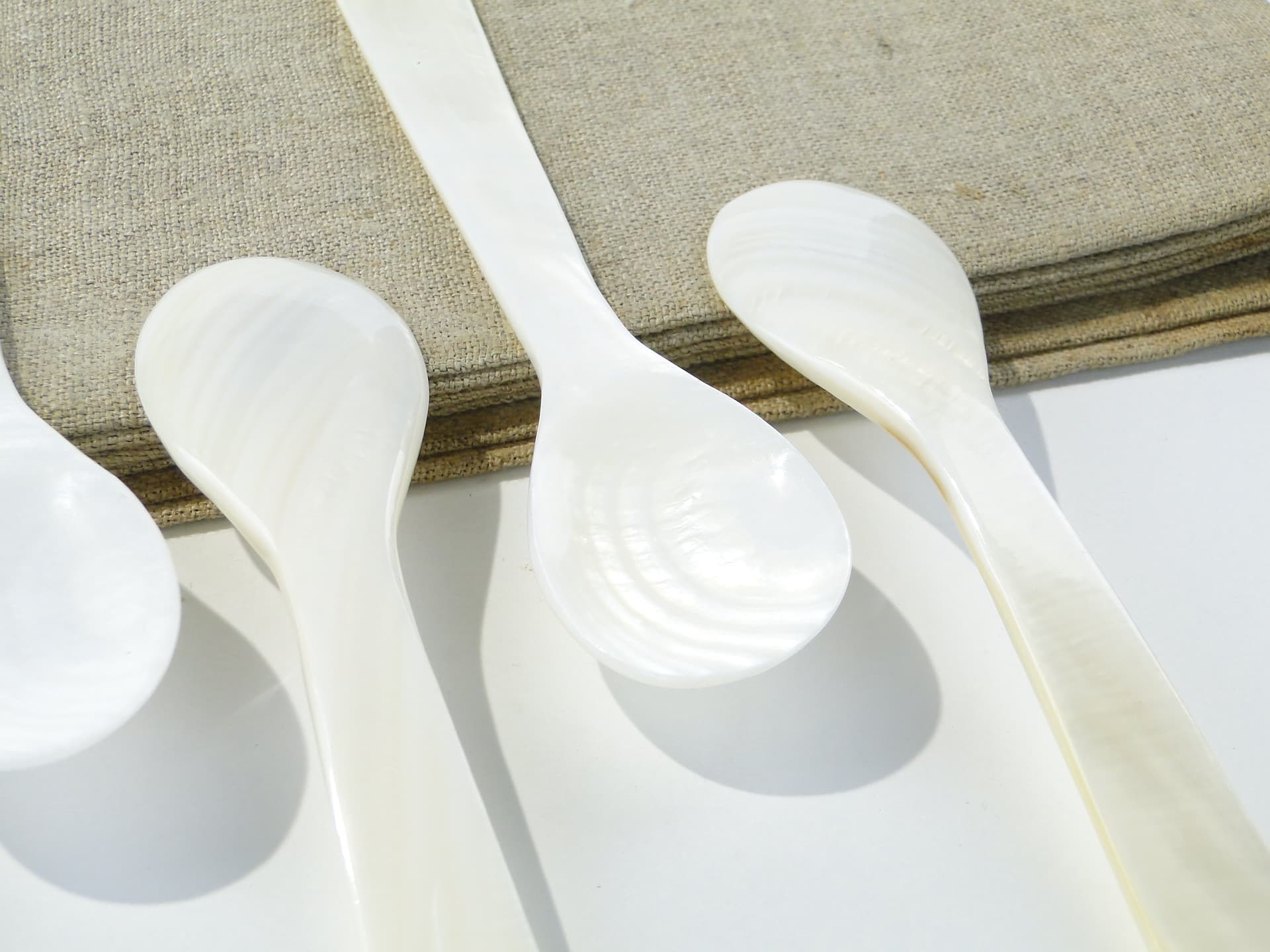Set of caviar spoons, white, mother-of-pearl, Southeast Asia, 19th century - 361034