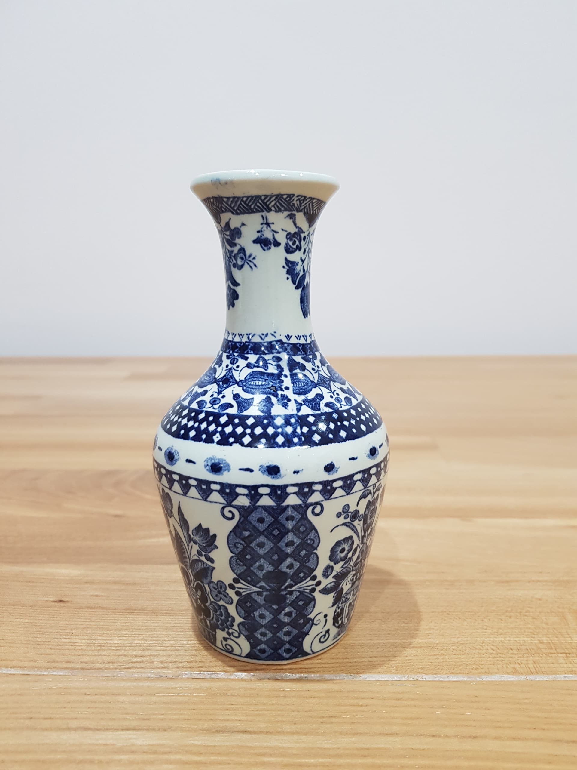 Vase King Gustav, Delft Blue, white blue ceramic, Royal Sphinx Maastricht, Netherlands, 1960s. - 361142