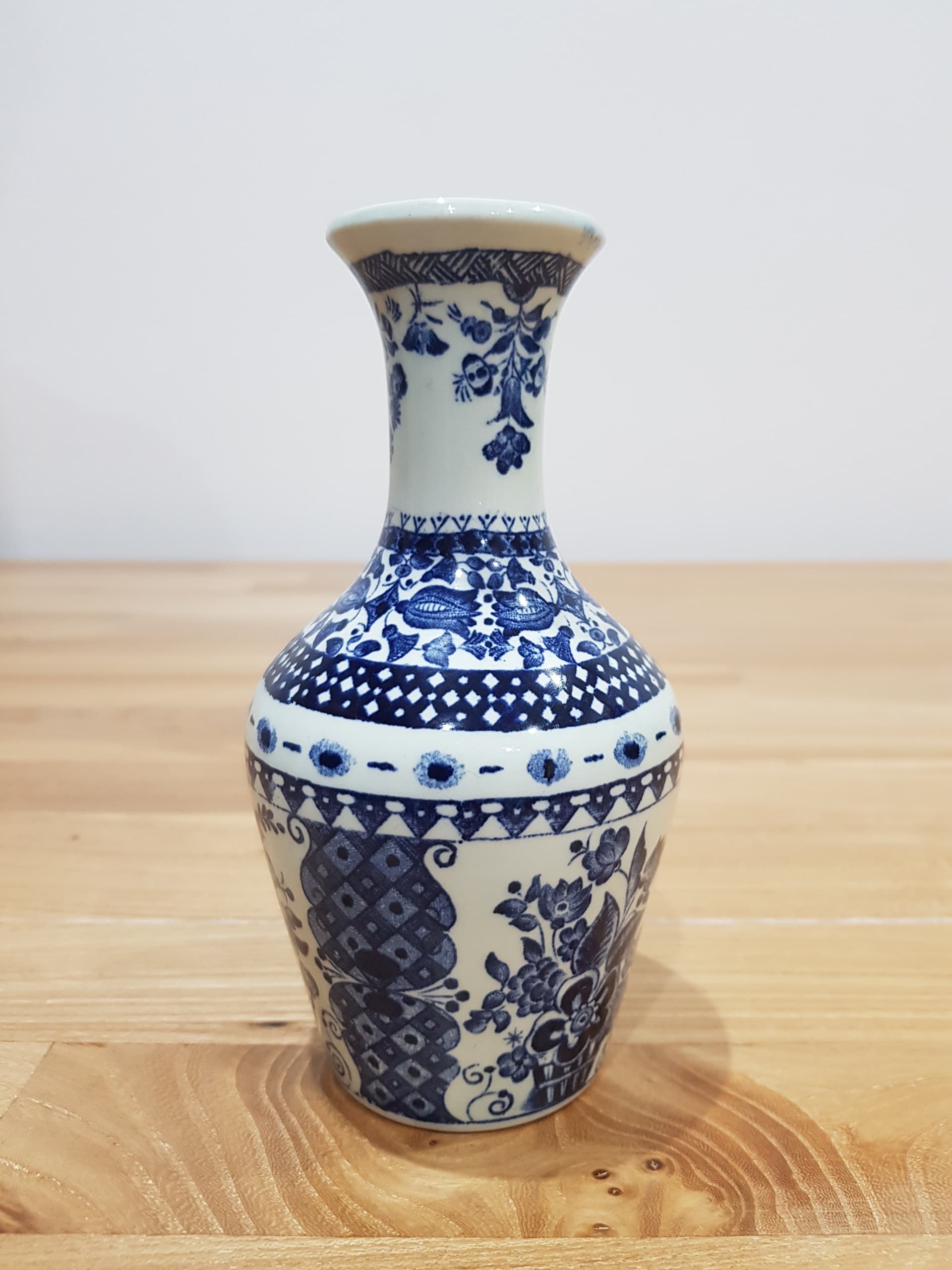 Vase King Gustav, Delft Blue, white blue ceramic, Royal Sphinx Maastricht, Netherlands, 1960s. - 361143