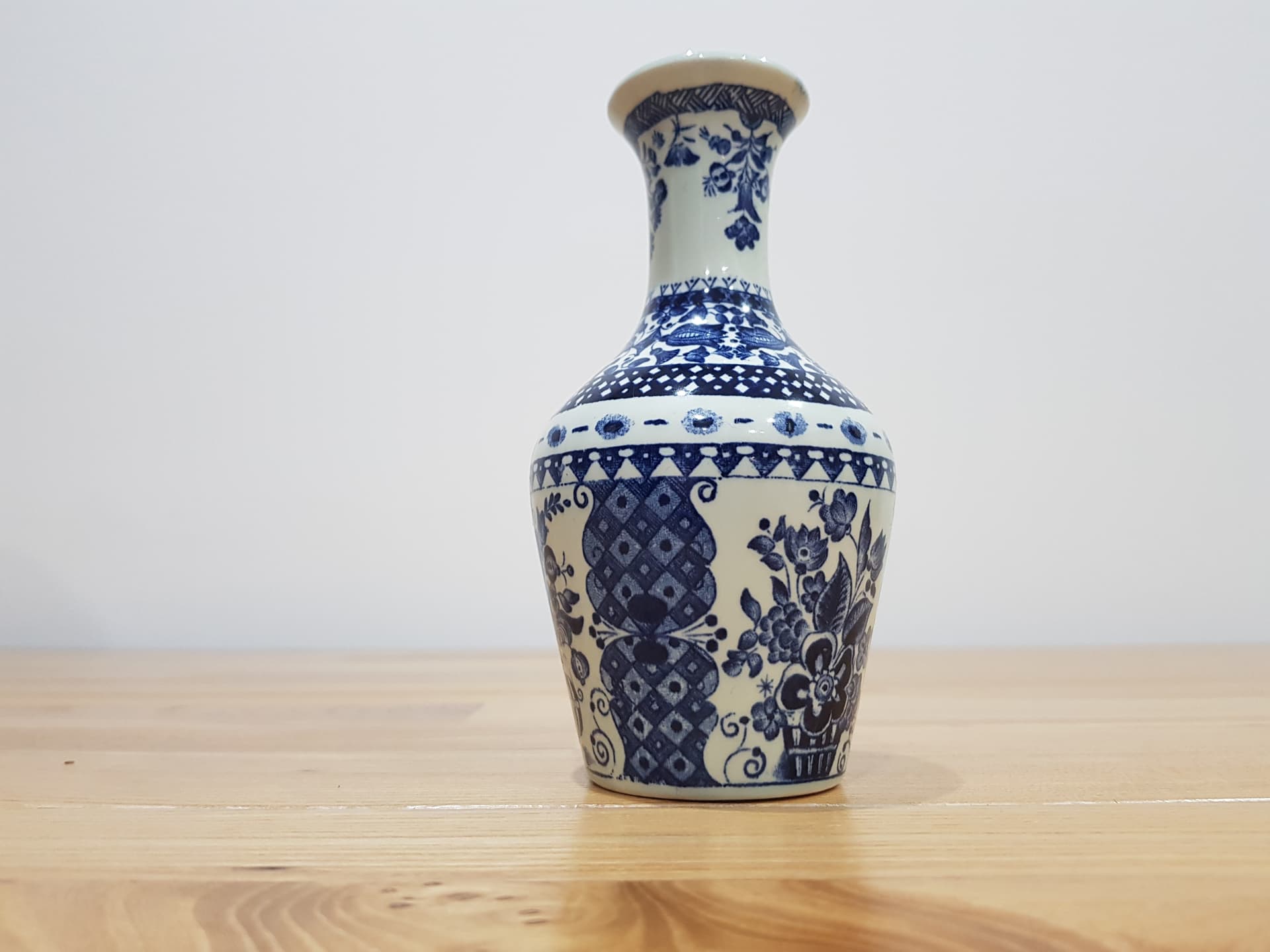 Vase King Gustav, Delft Blue, white blue ceramic, Royal Sphinx Maastricht, Netherlands, 1960s. - 361144
