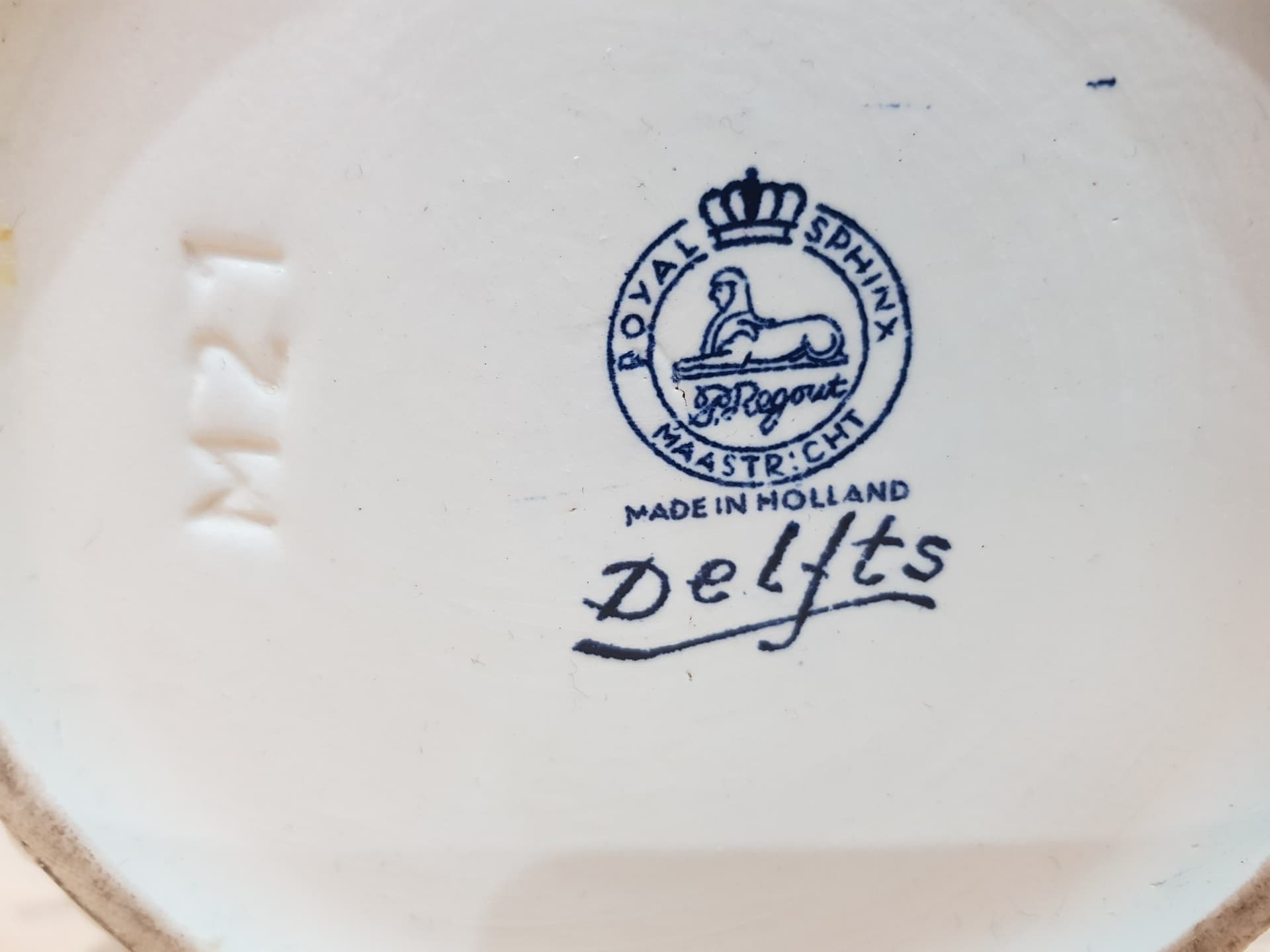 Osłonka Delfts, biały niebieski, ceramika, Royal Sphinx Maastricht, Holandia, lata 60. - 361151