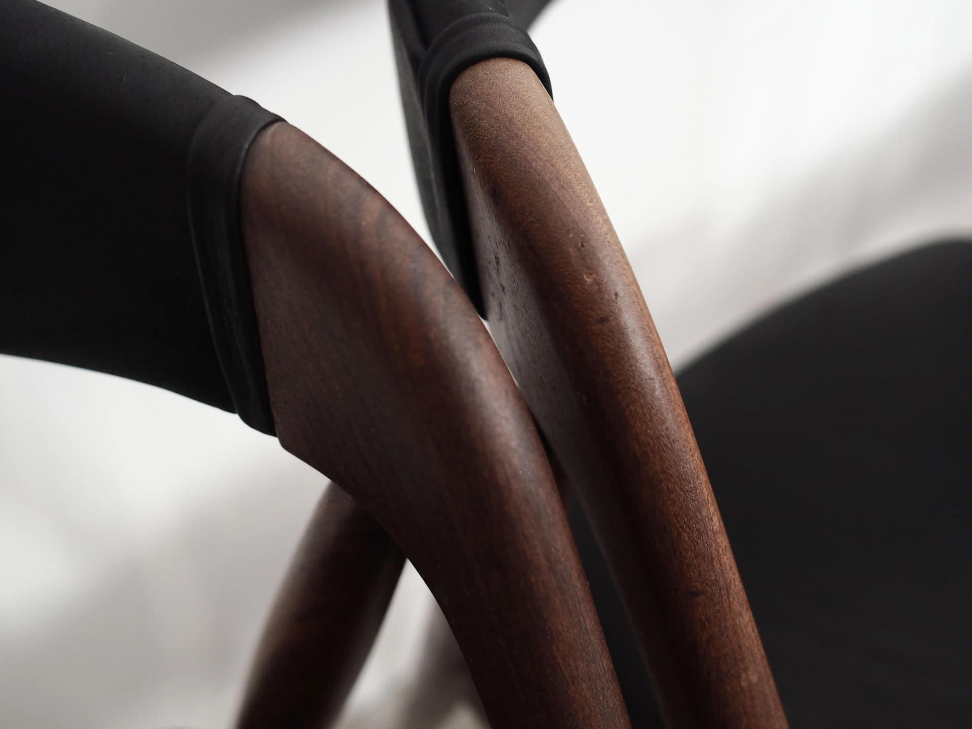 Komplet czterech krzeseł Model 31, teak, skóra czarna, proj. K. Kristiansen, Dania, lata 70. - 26537