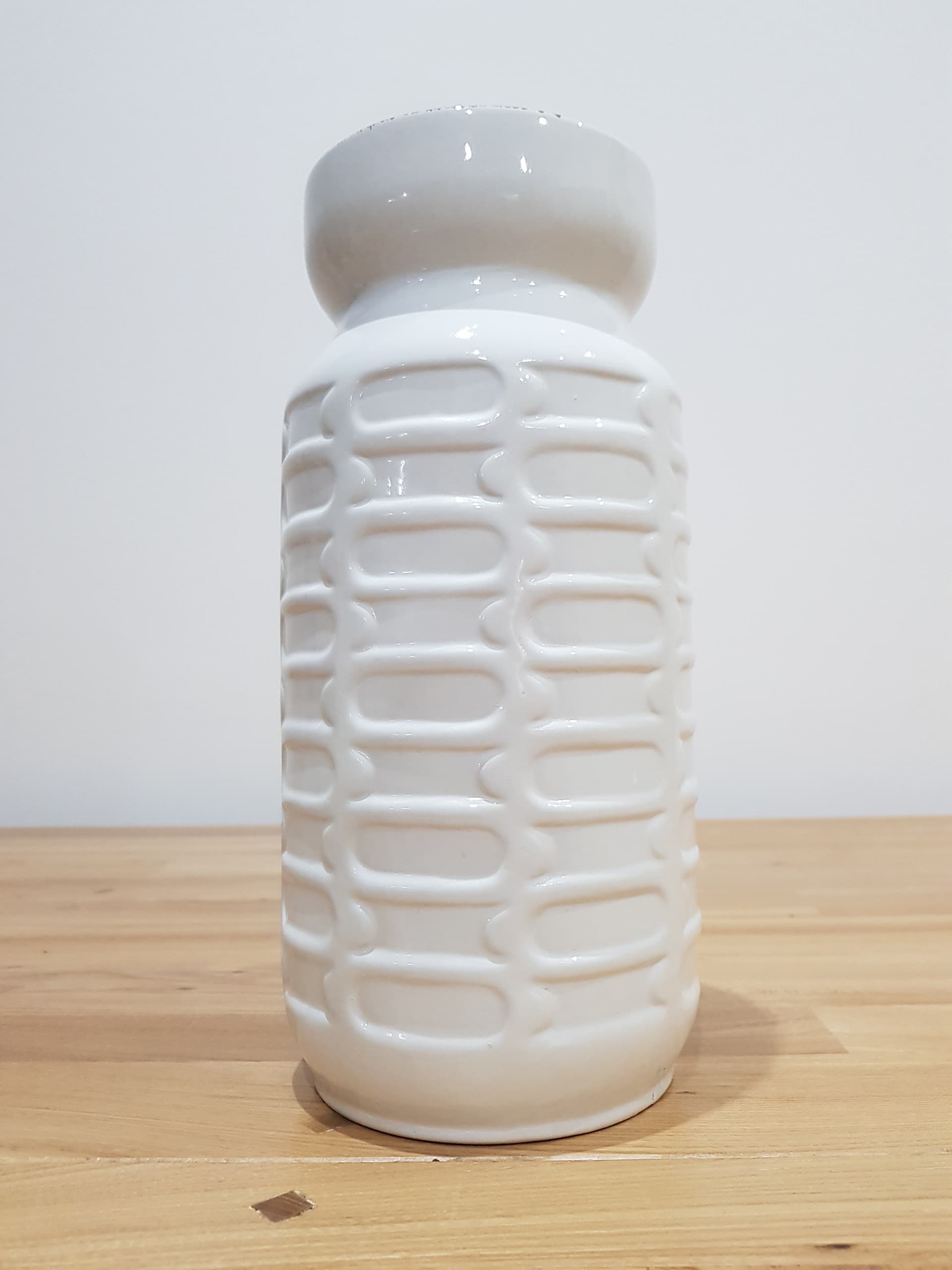 Vase Space Age, white, ceramic, Germany, 1970s - 361510